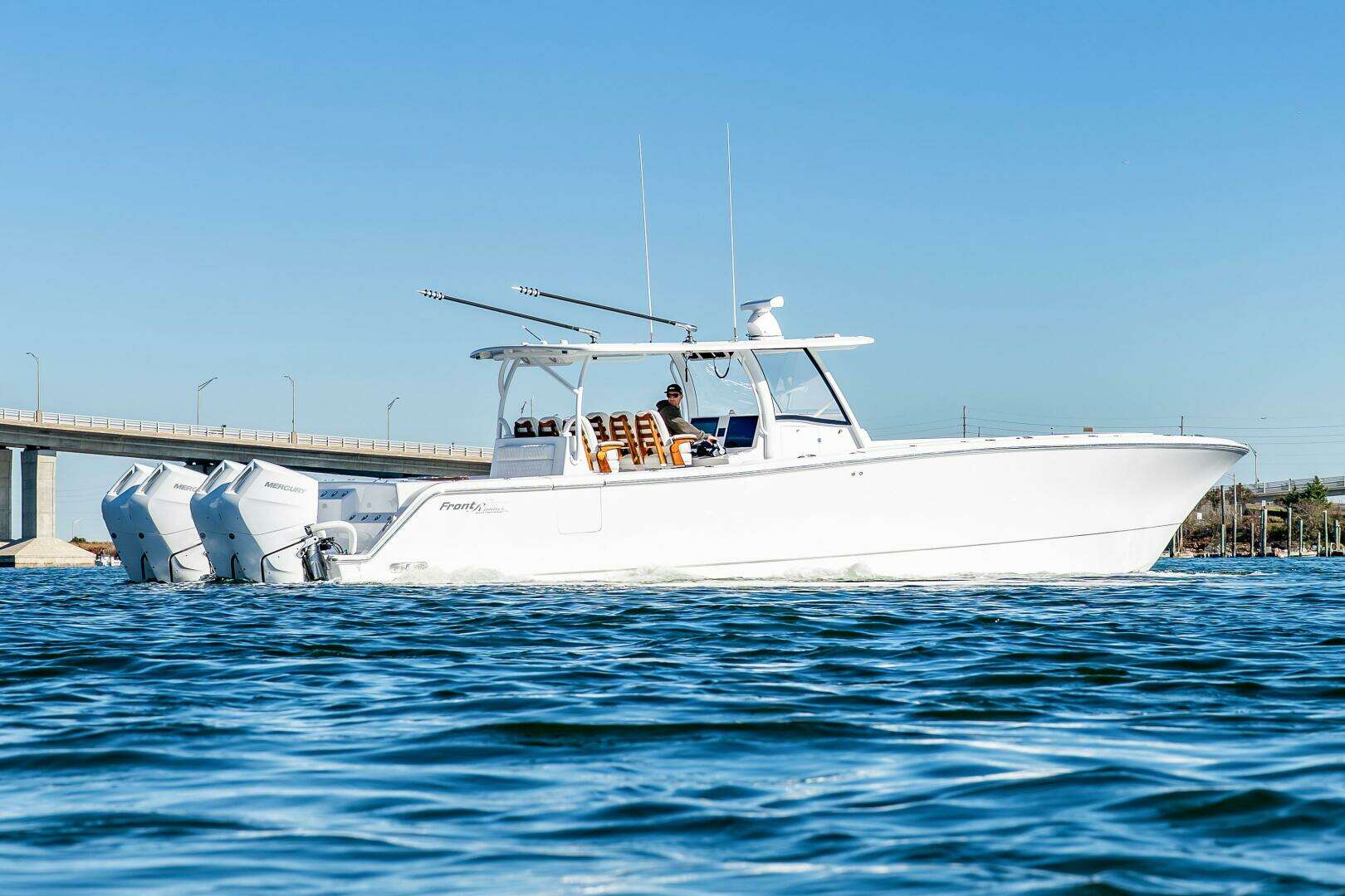 2025 Front Runner 43 Catamaran - Image 9