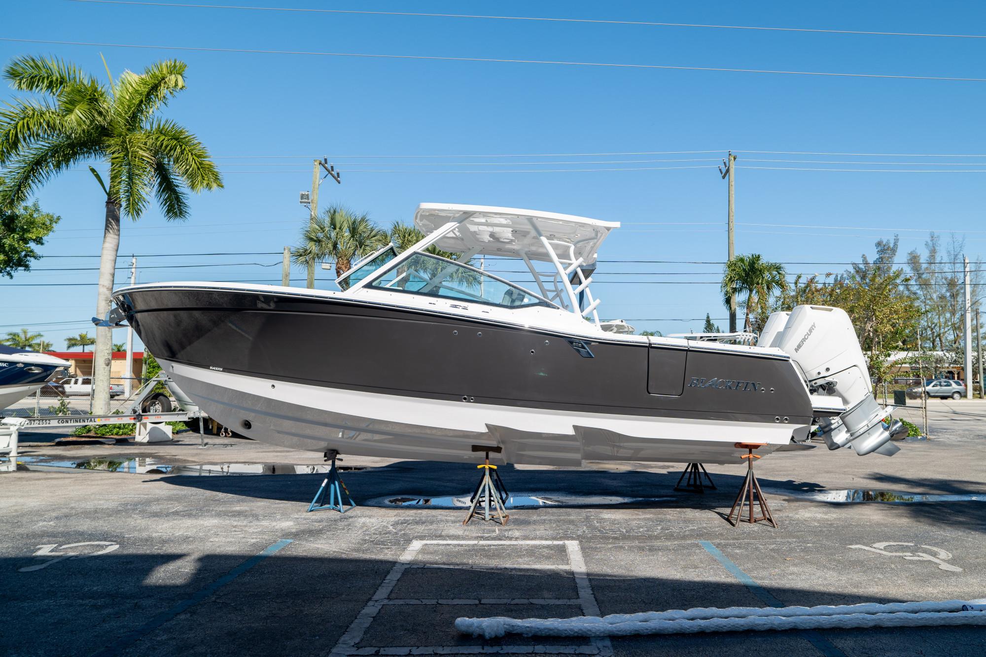 2024 Blackfin 302 DC - 5