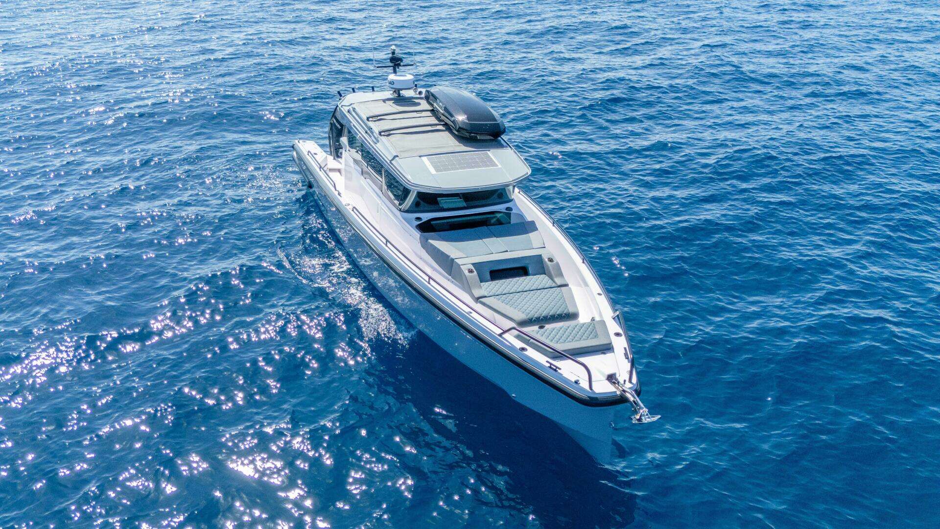 2024 Axopar 37 XC Cross Cabin - Image 5