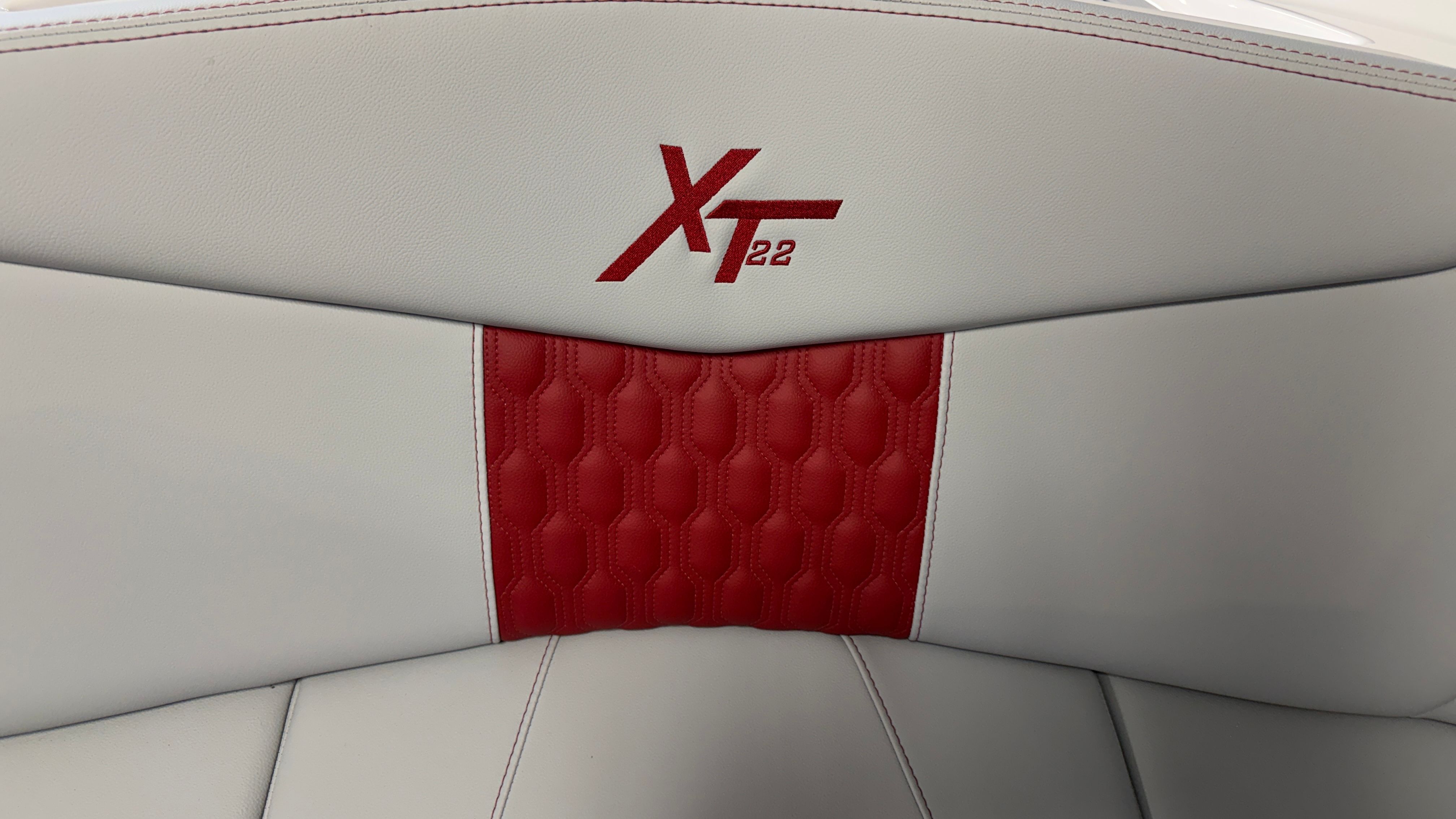 2026 MasterCraft XT22 - 103