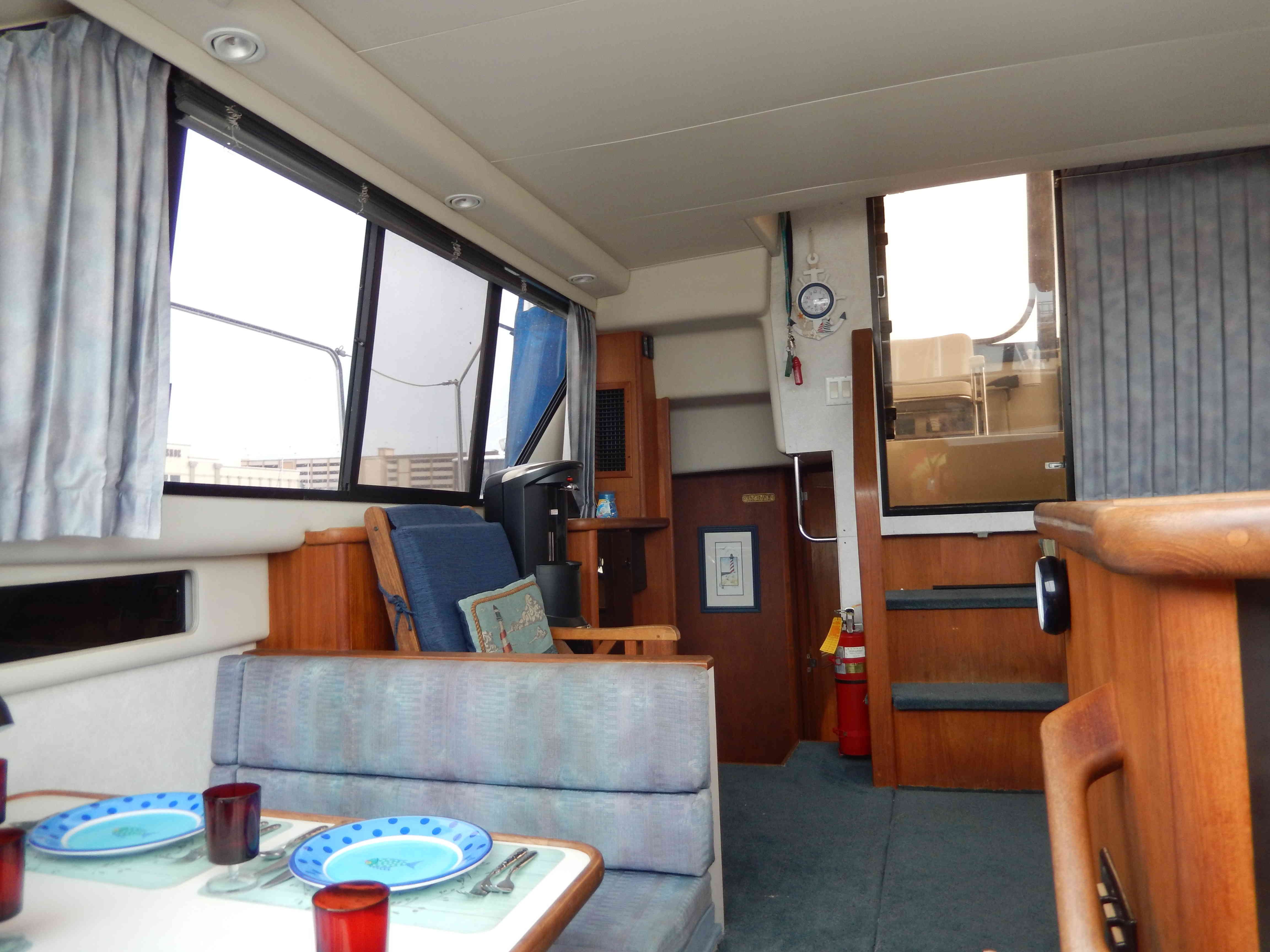 1991 Carver 33AFT - 5