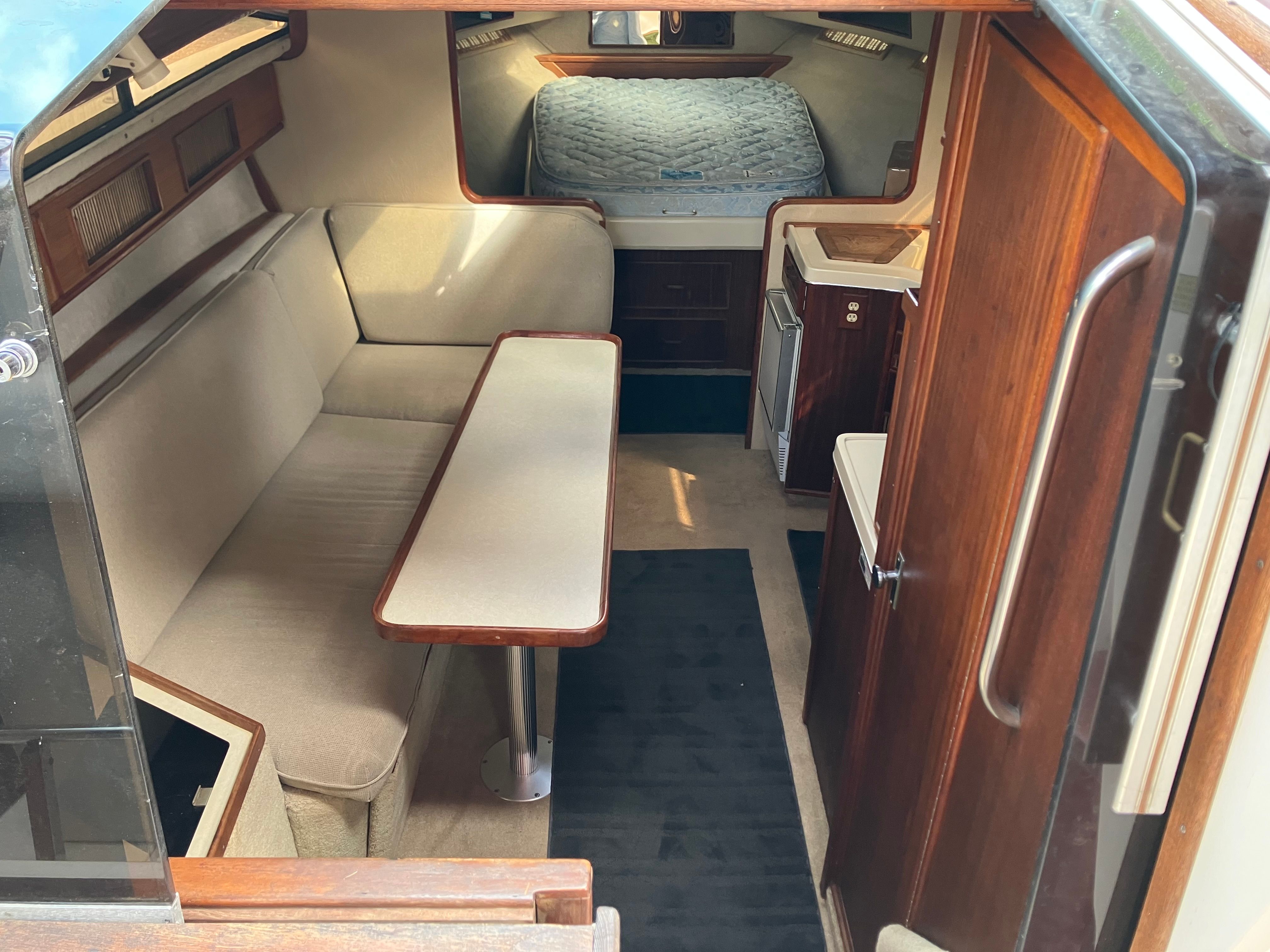 1985 Sea Ray 34 Express Cuiser - 12