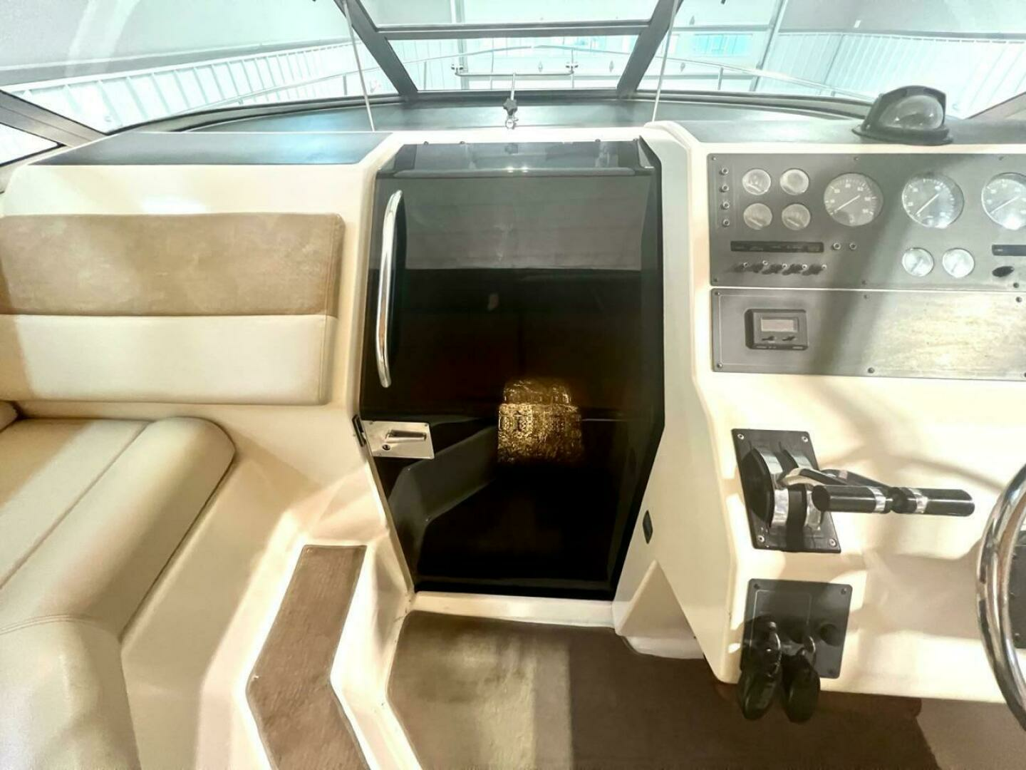 1988 Tiara Sport 310 Sport Cruiser - Image 39