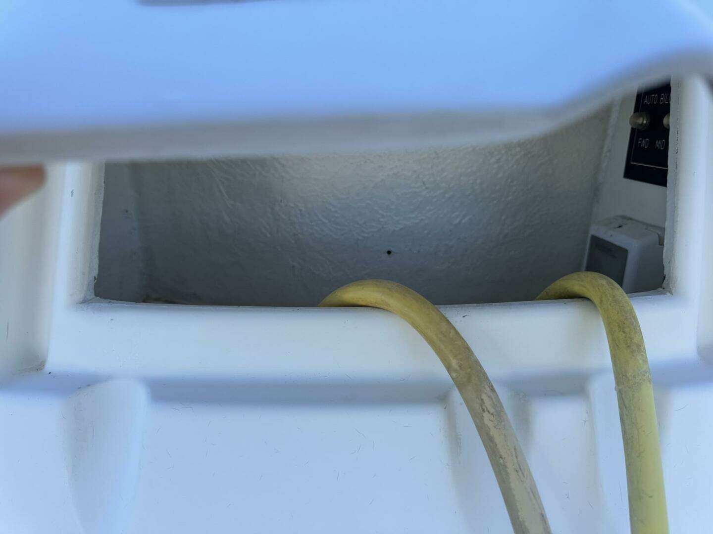 2003 Cruisers Yachts 3772 - Image 10