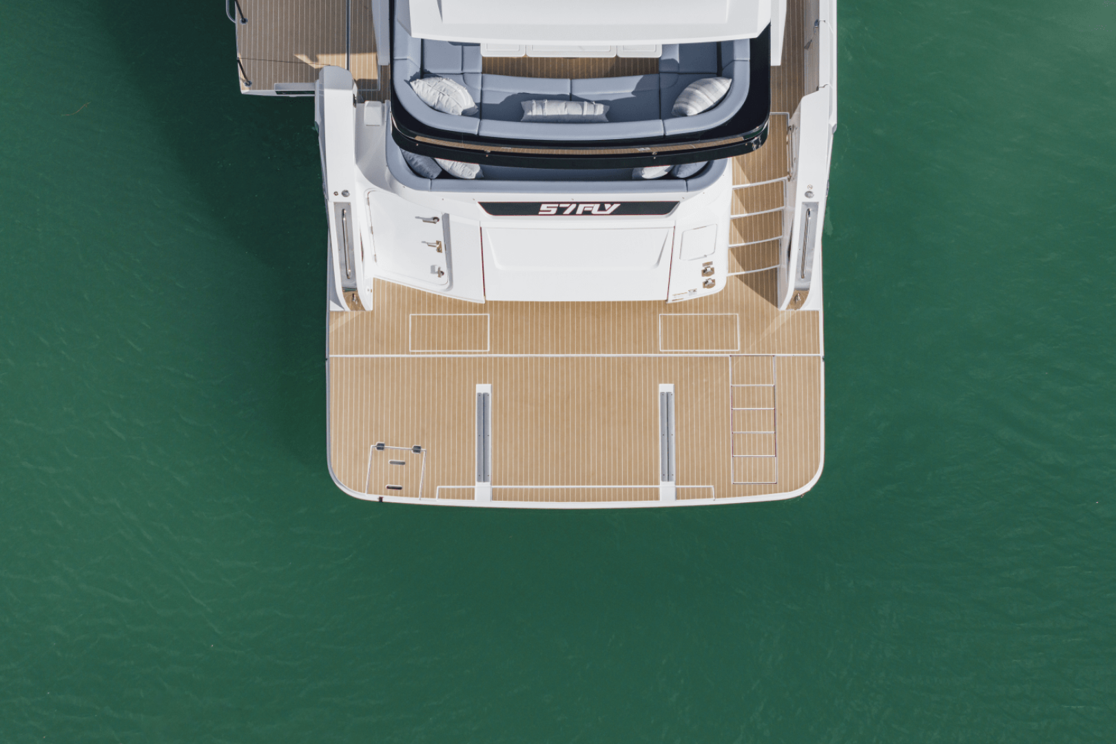 2027 Cruisers Yachts 57 FLY - Image 17