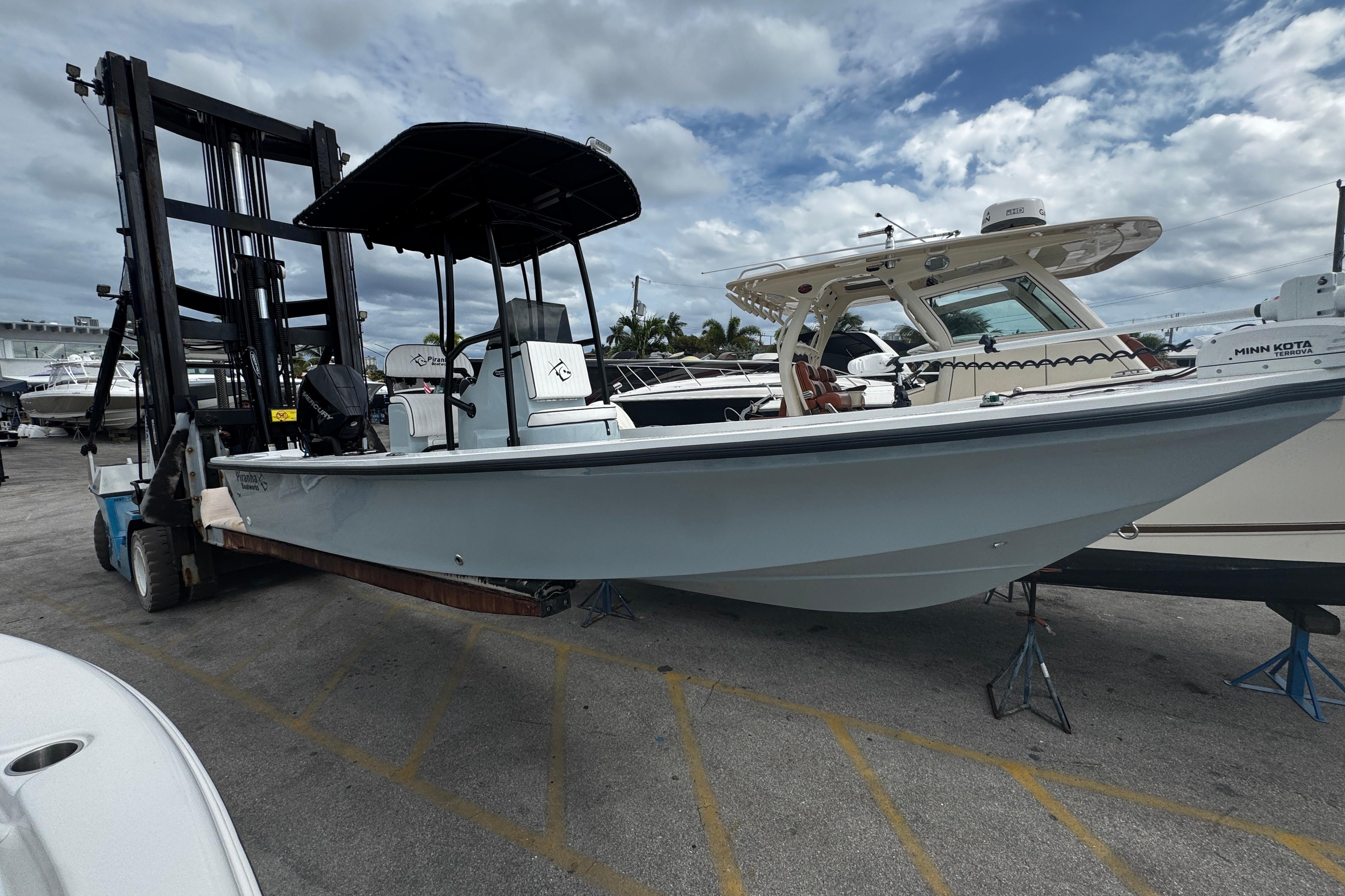2026 Piranha Casador B2200