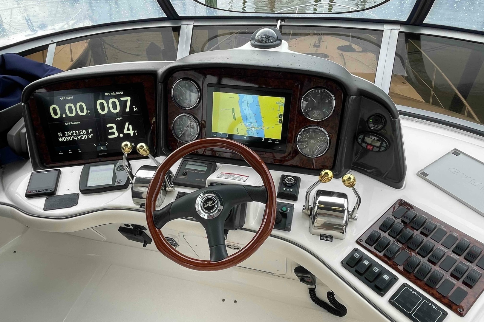 2005 Sea Ray 420 Sedan Bridge - Image 3