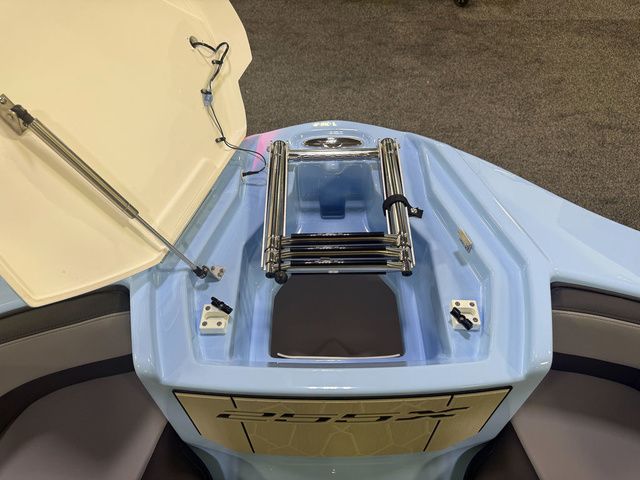 2025 Yamaha Boats 255XD - 38