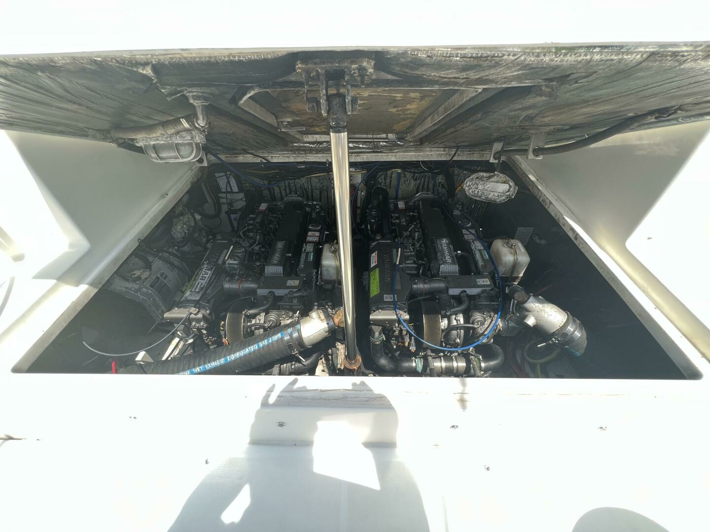 2006 Rampage 30 Walkaround - Image 18