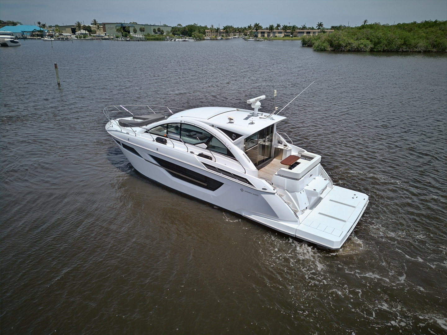 2023 Cruisers Yachts 50 CANTIUS - Image 3
