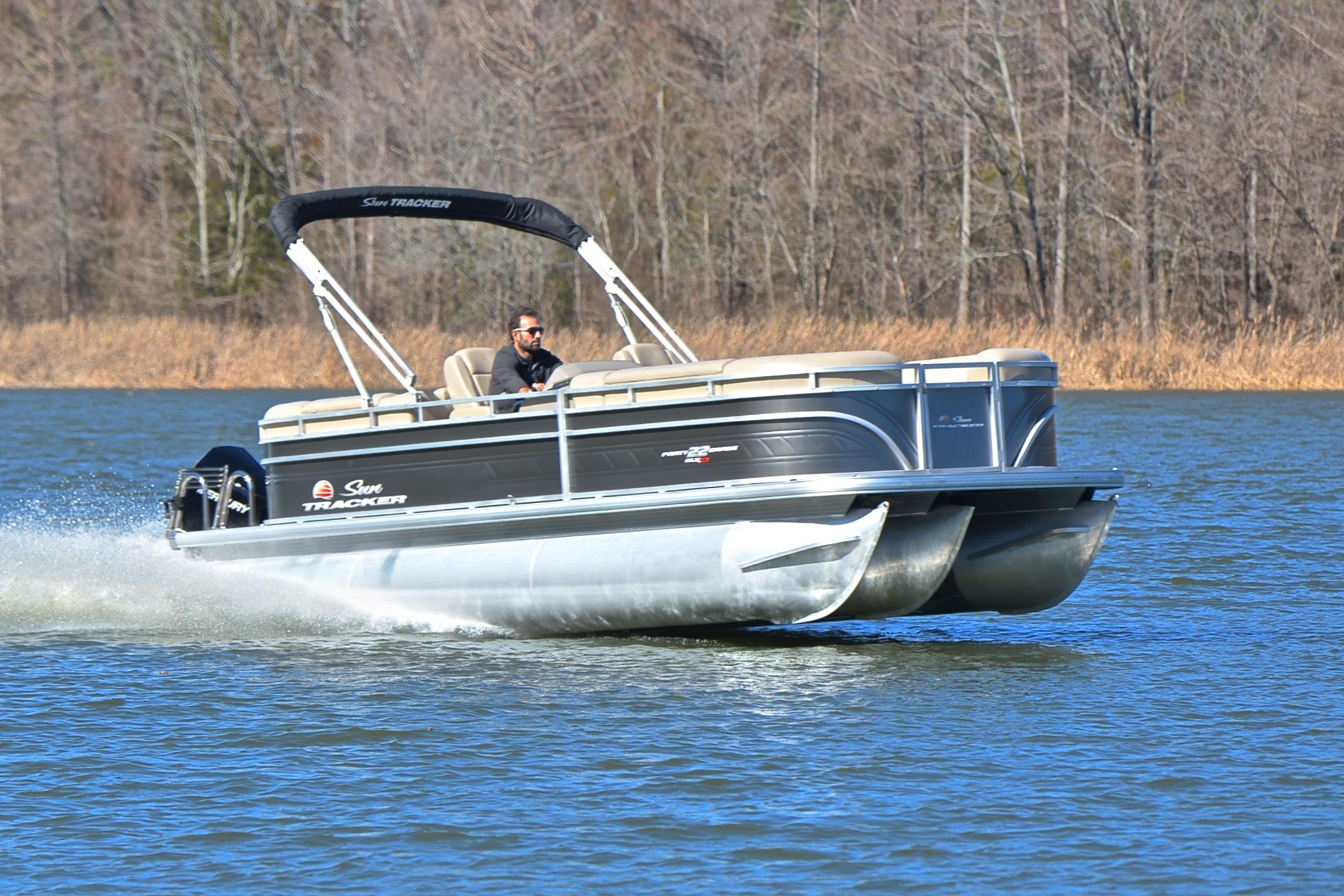 2024 Sun Tracker Party Barge 22 XP3