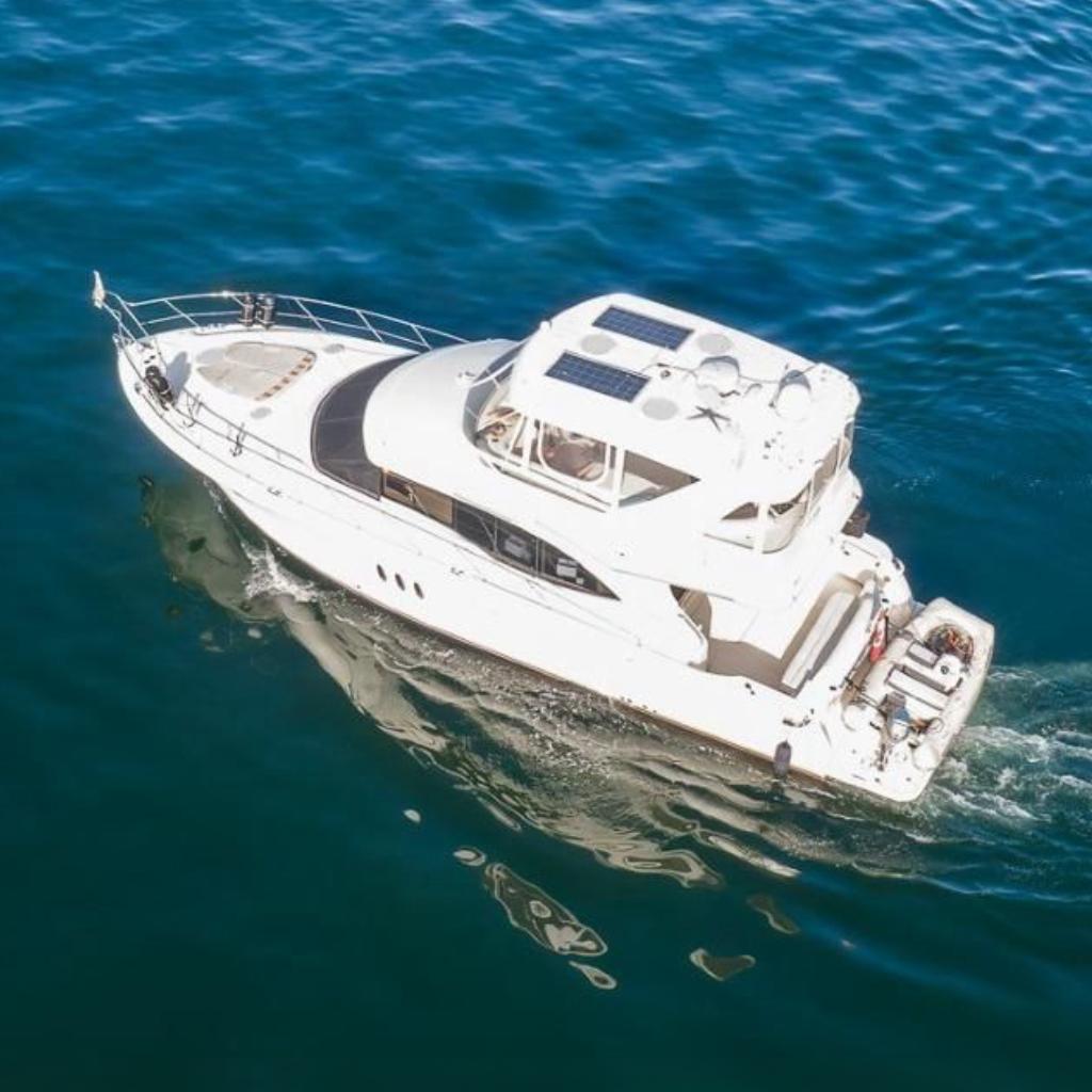 2009 Silverton 52 Ovation