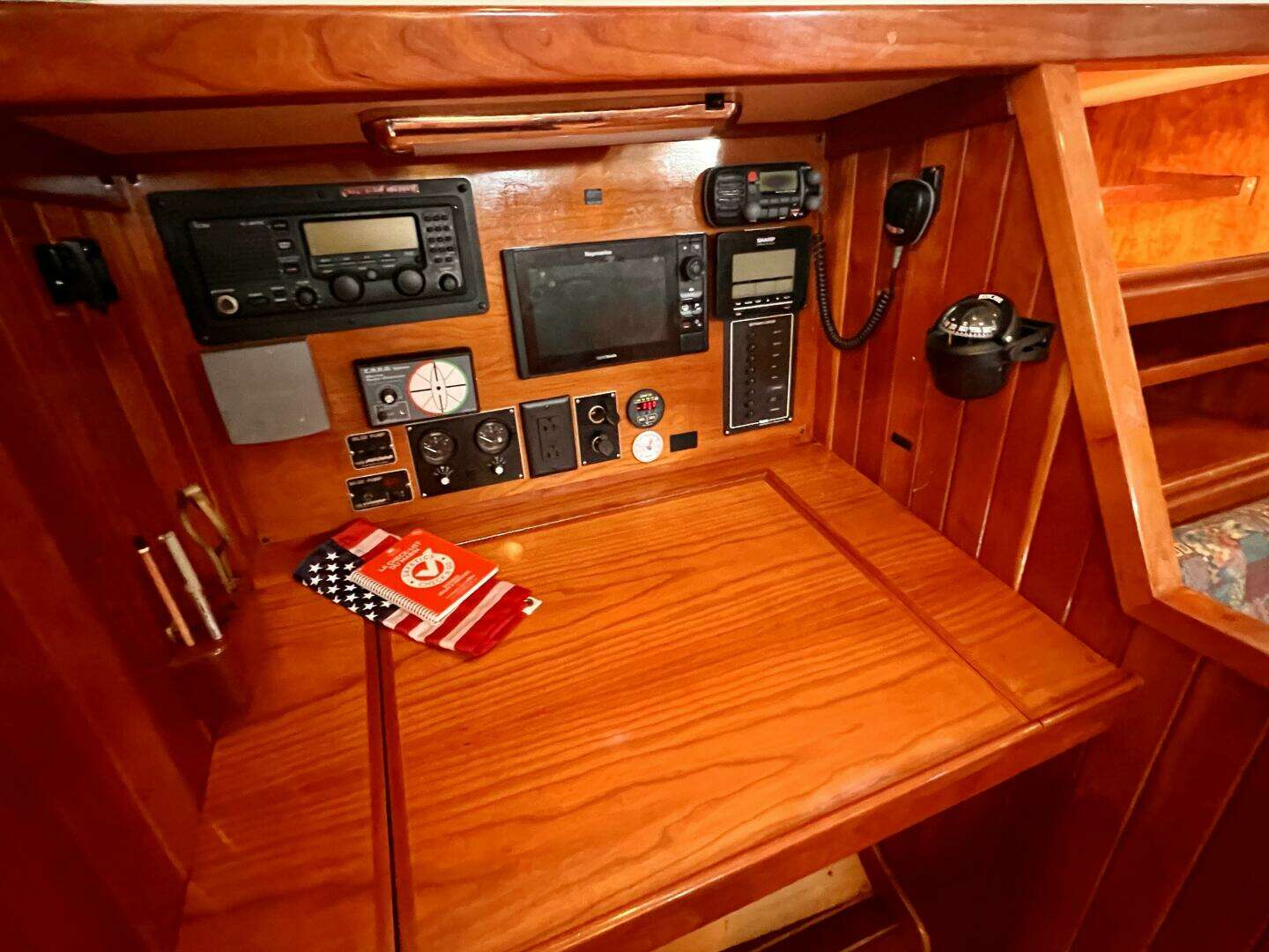 2001 Shannon 43 Cutter - Image 17