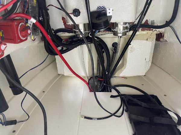 2024 Mako Pro Skiff 19 CC boat wiring and electrical components.