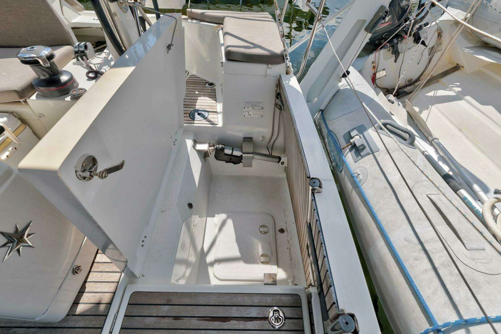 2021 Jeanneau 440 - Image 15