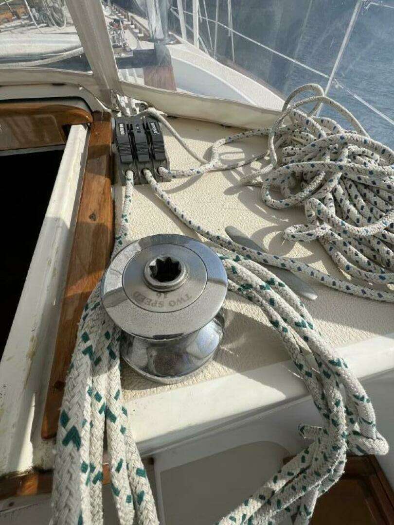 1984 Tartan 37 - Image 16