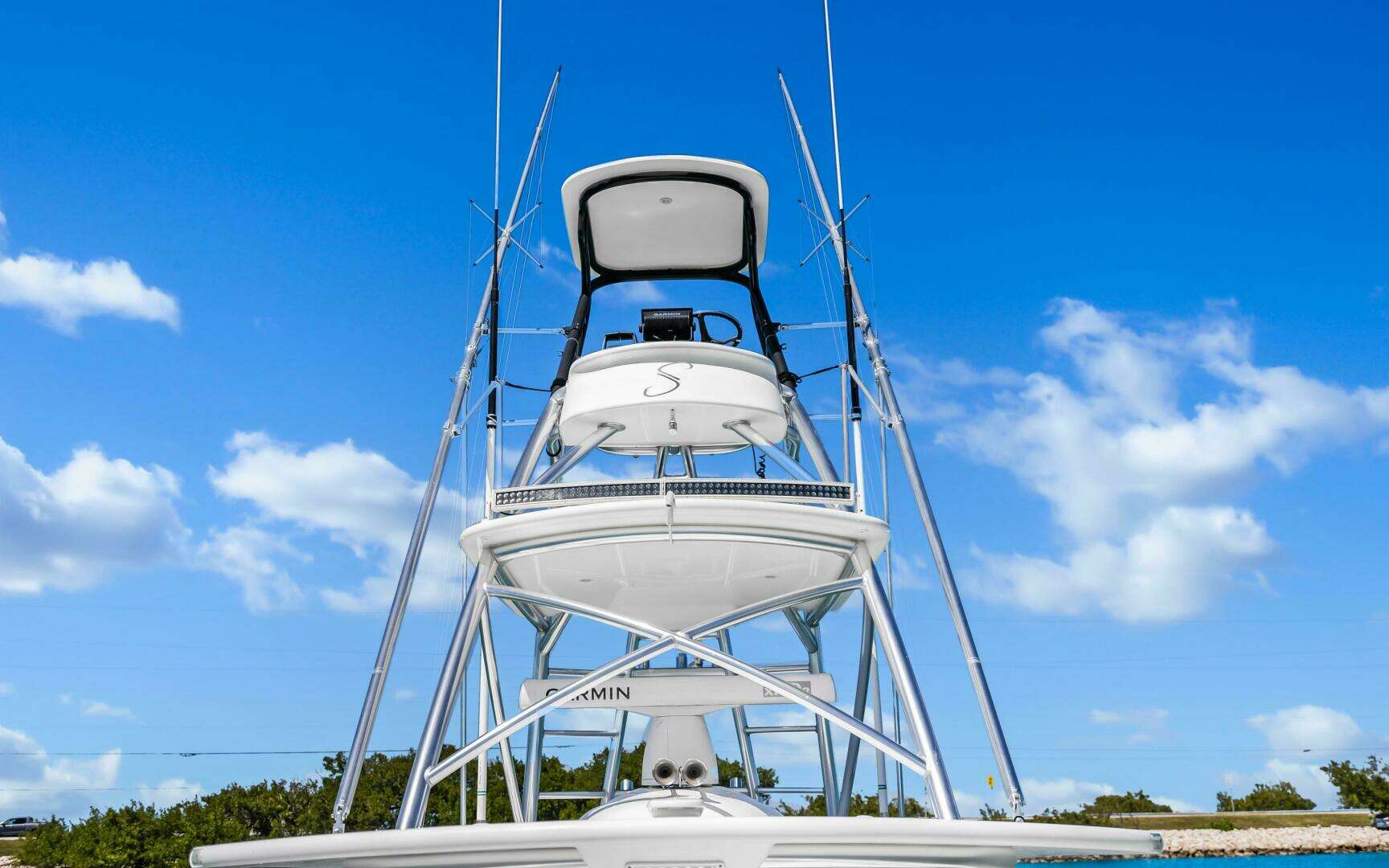 2018 Regulator 41 Center Console - Image 34