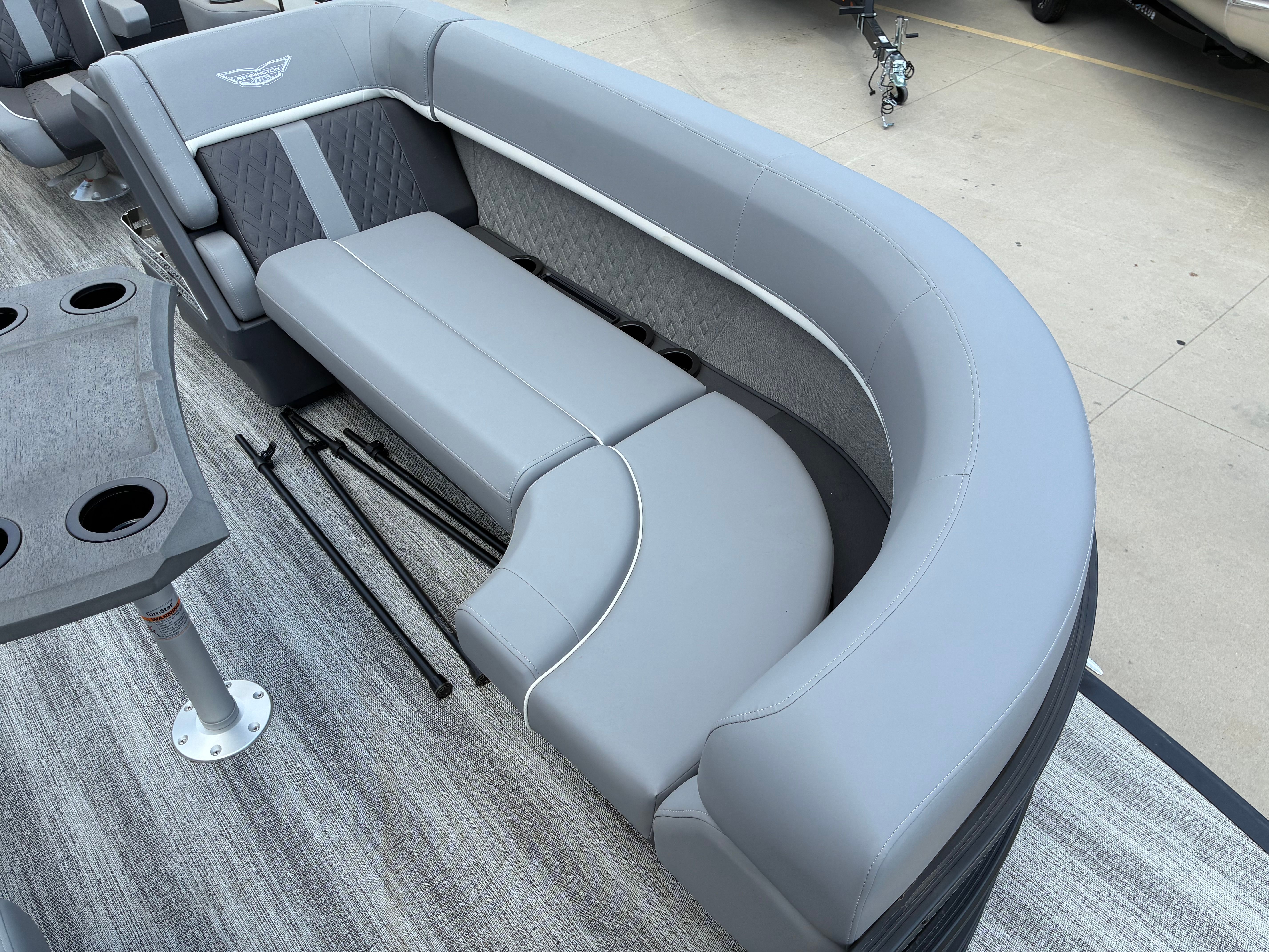 2026 Bennington 24 M Fastback - Quad Bench - 22