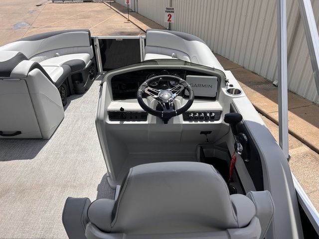 2025 Avalon LSZ Versatile Rear Bench 23 FT - 21