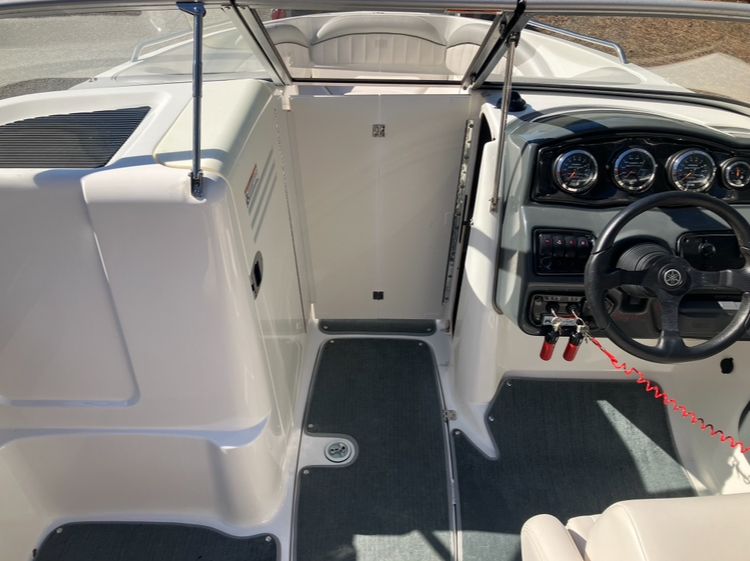 2009 Yamaha Boats SX230 - 13