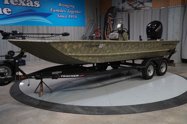 2023 Tracker Grizzly 2072 CC - 2