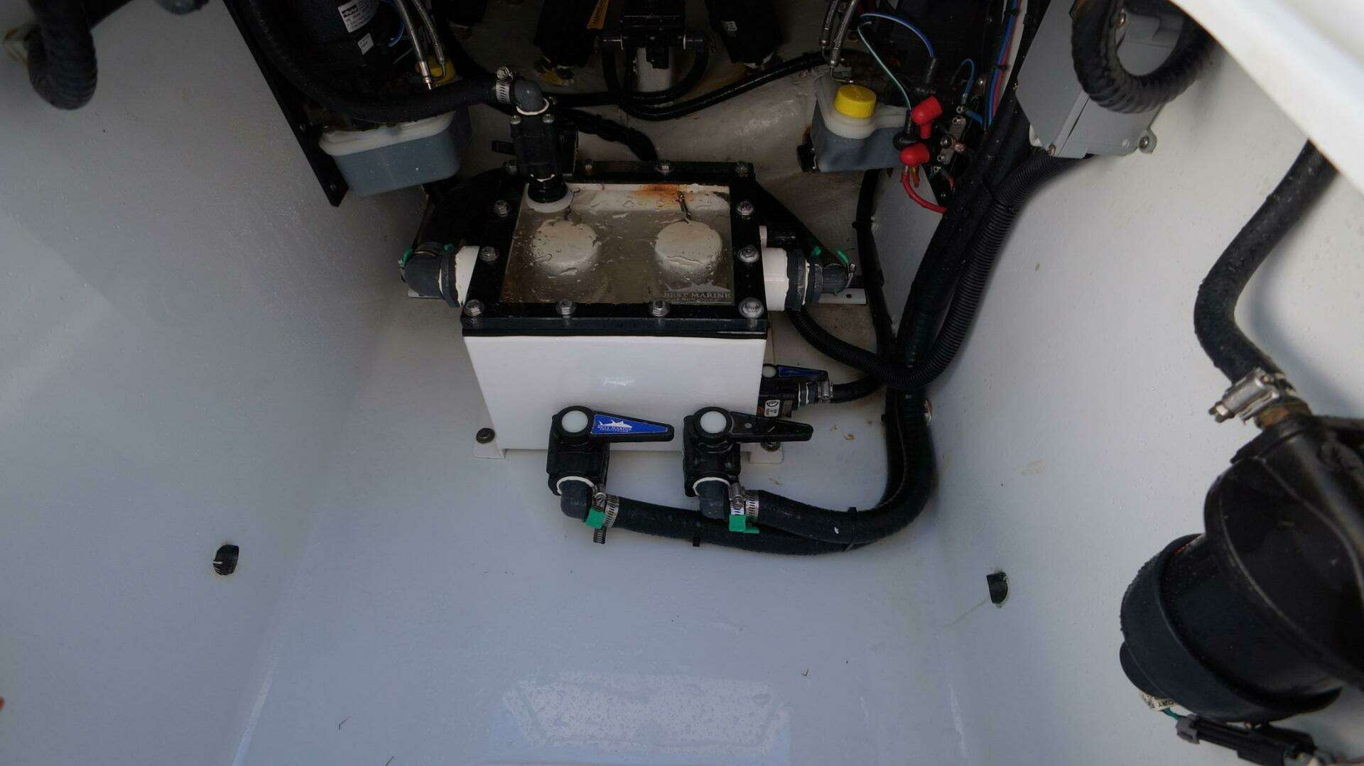 2023 Contender 32 Step - Image 22