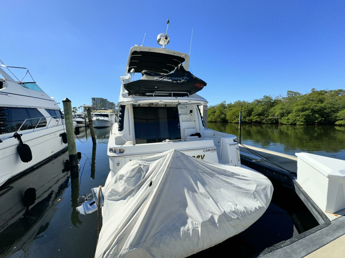 1999 Carver 450 Pilothouse - Image 3