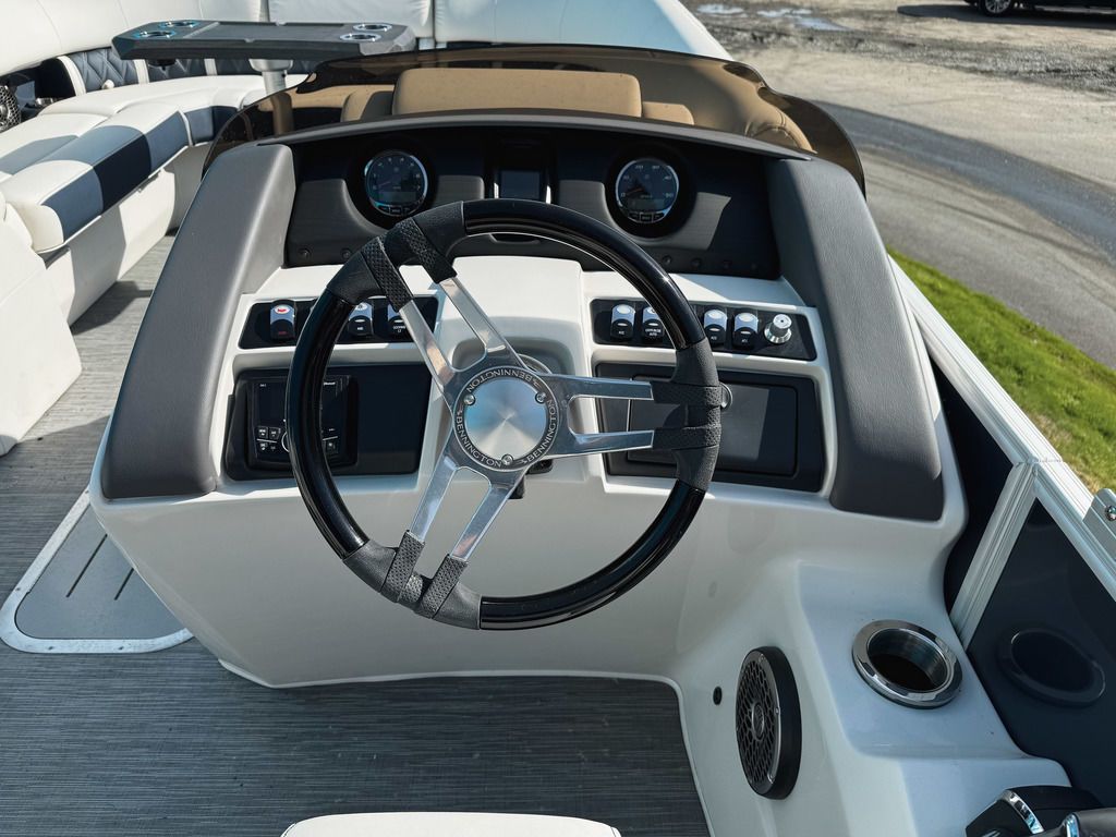 2023 Bennington 24 LX FASTBACK - 12