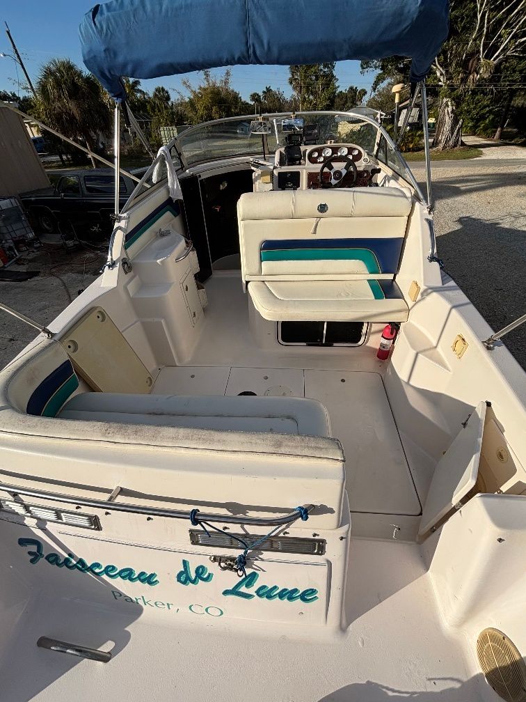 Interior view of a 1997 Donzi 275LXC boat with blue accents.