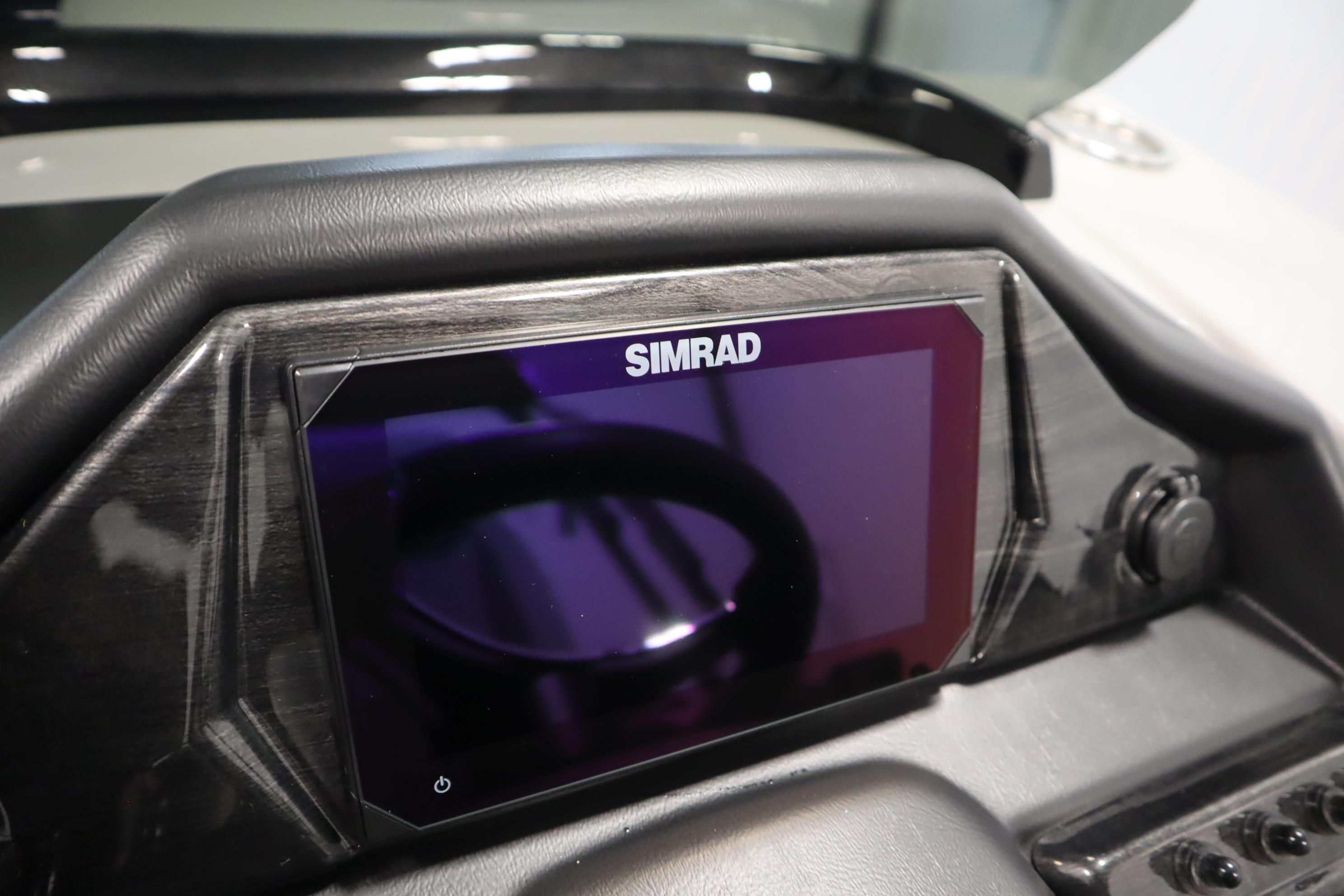 Simrad display on 2025 Bentley Pontoons Elite 253 Admiral Tri-toon dashboard.