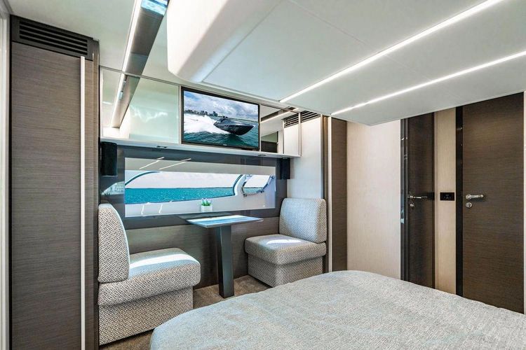2018 Pershing 5x - Image 37