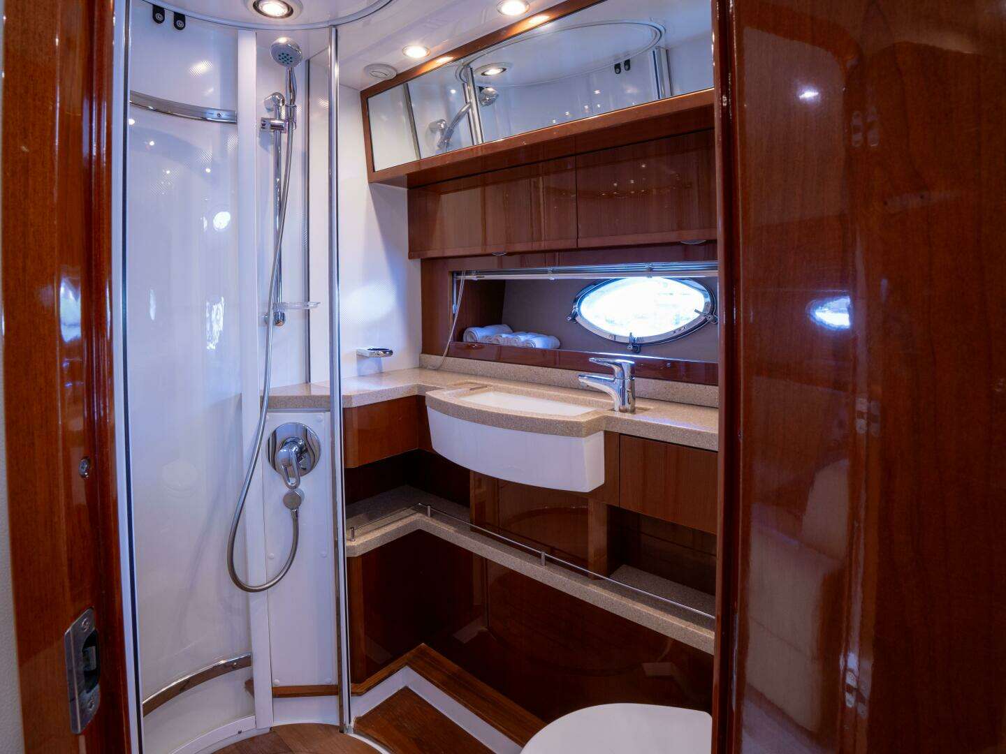 2008 Princess V53 - Image 43