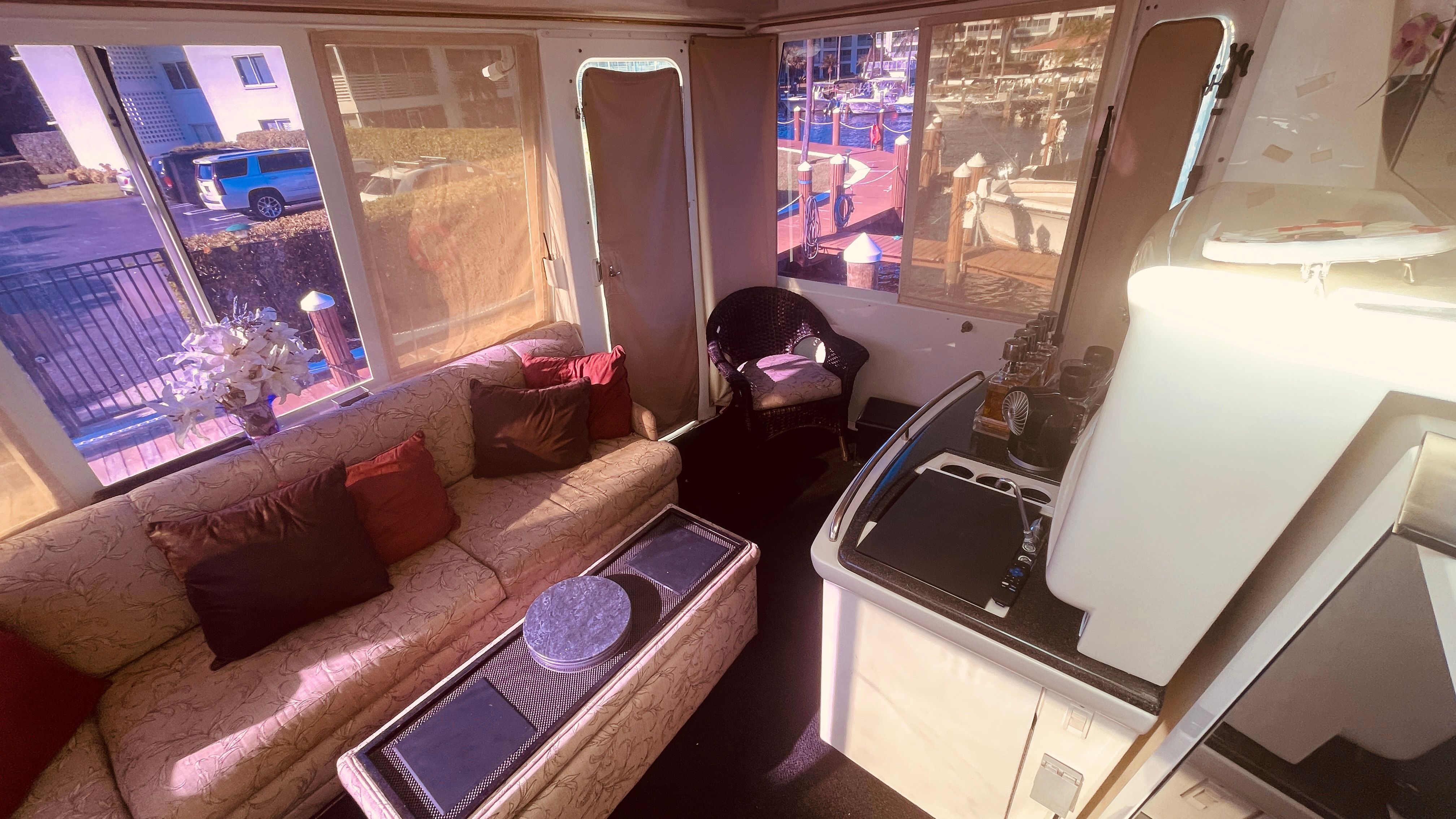 1997 Carver 500 Cockpit Motor Yacht - 39