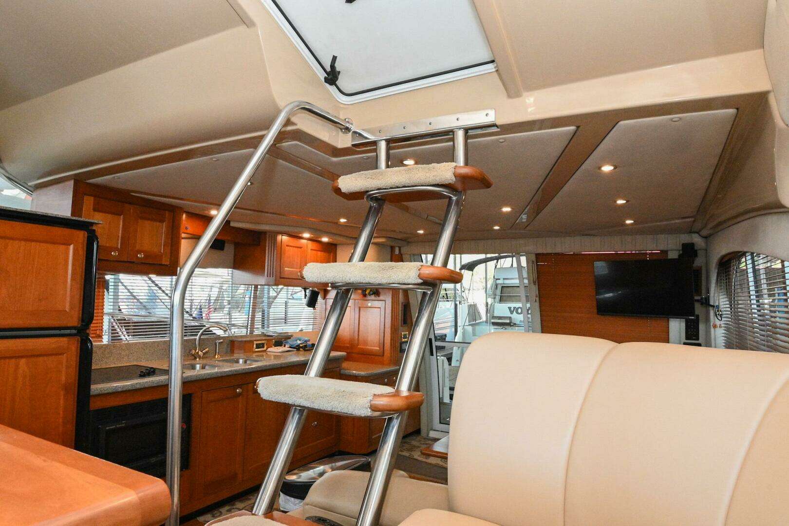 2002 Cruisers Yachts 5000 Sedan Sport - Image 88