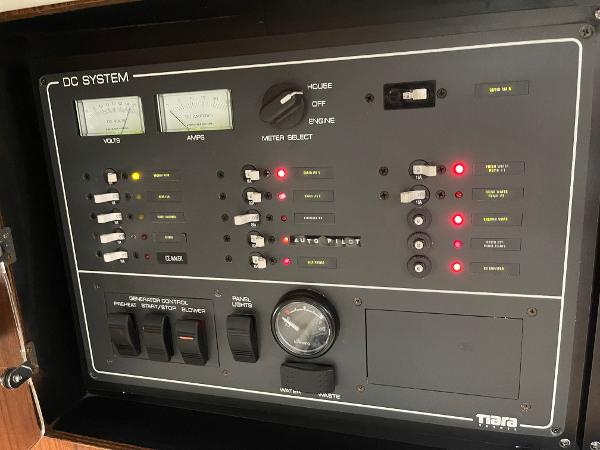 Control panel of a 2003 Tiara Yachts 3500 Open, featuring DC system indicators.