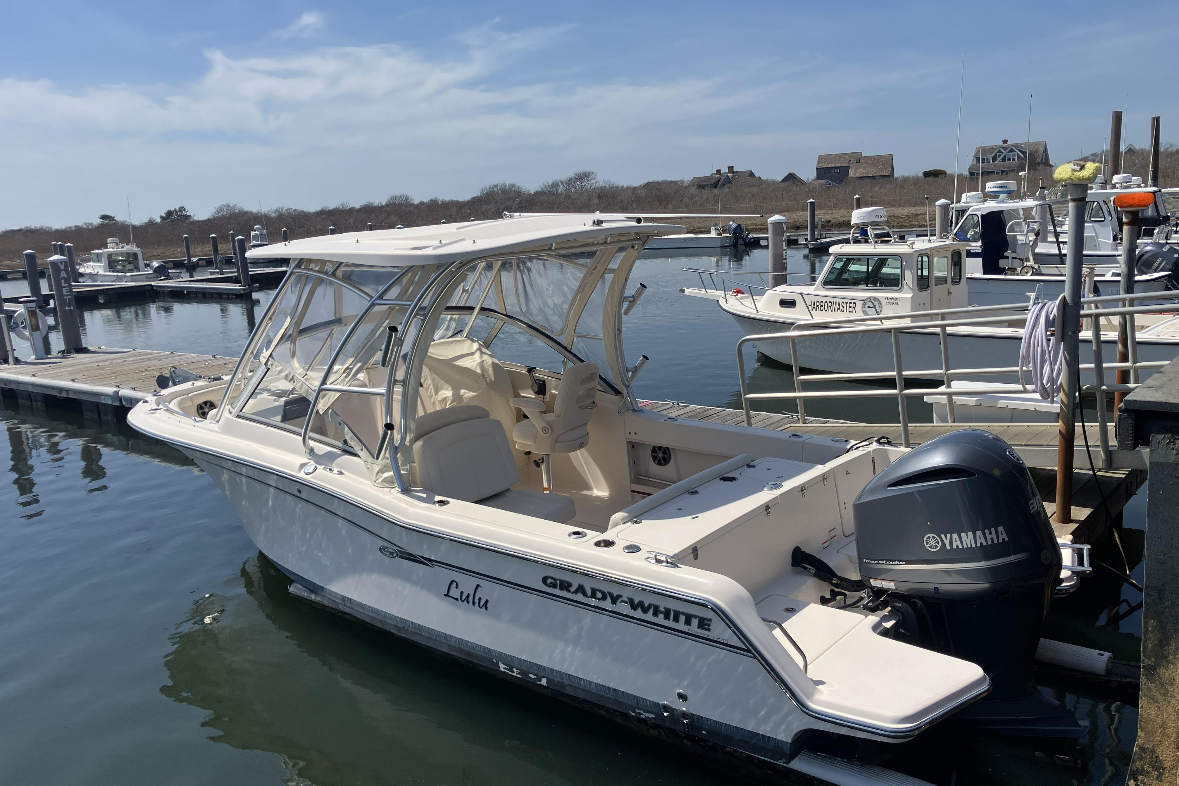 2019 Grady-White Freedom 235