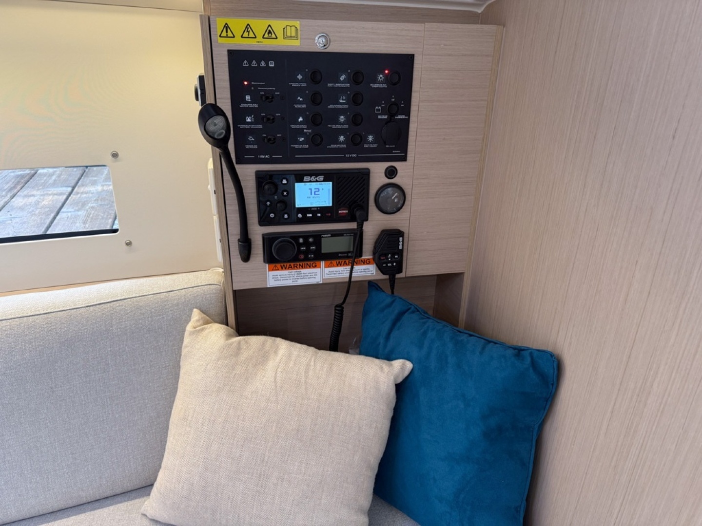 2023 Beneteau Oceanis 30.1 - Image 16