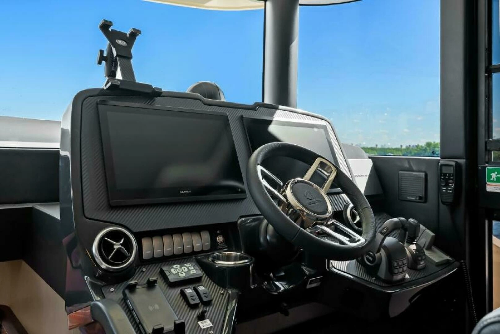 2025 Absolute Navetta 53 - Image 8