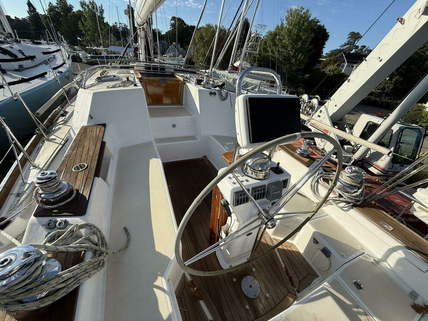 2011 Tartan 4700 - Image 26