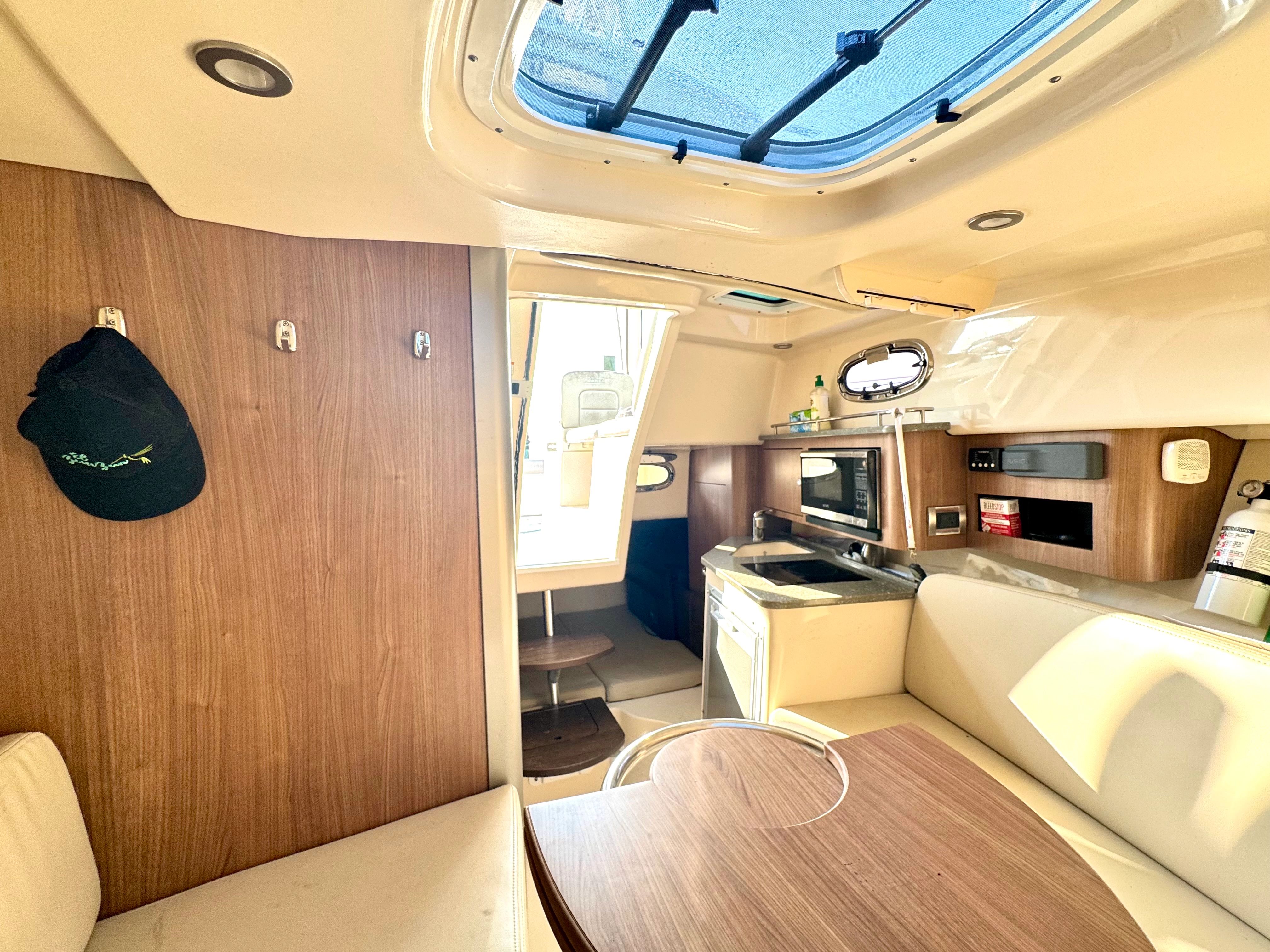 2020 Boston Whaler 285 Conquest - 28