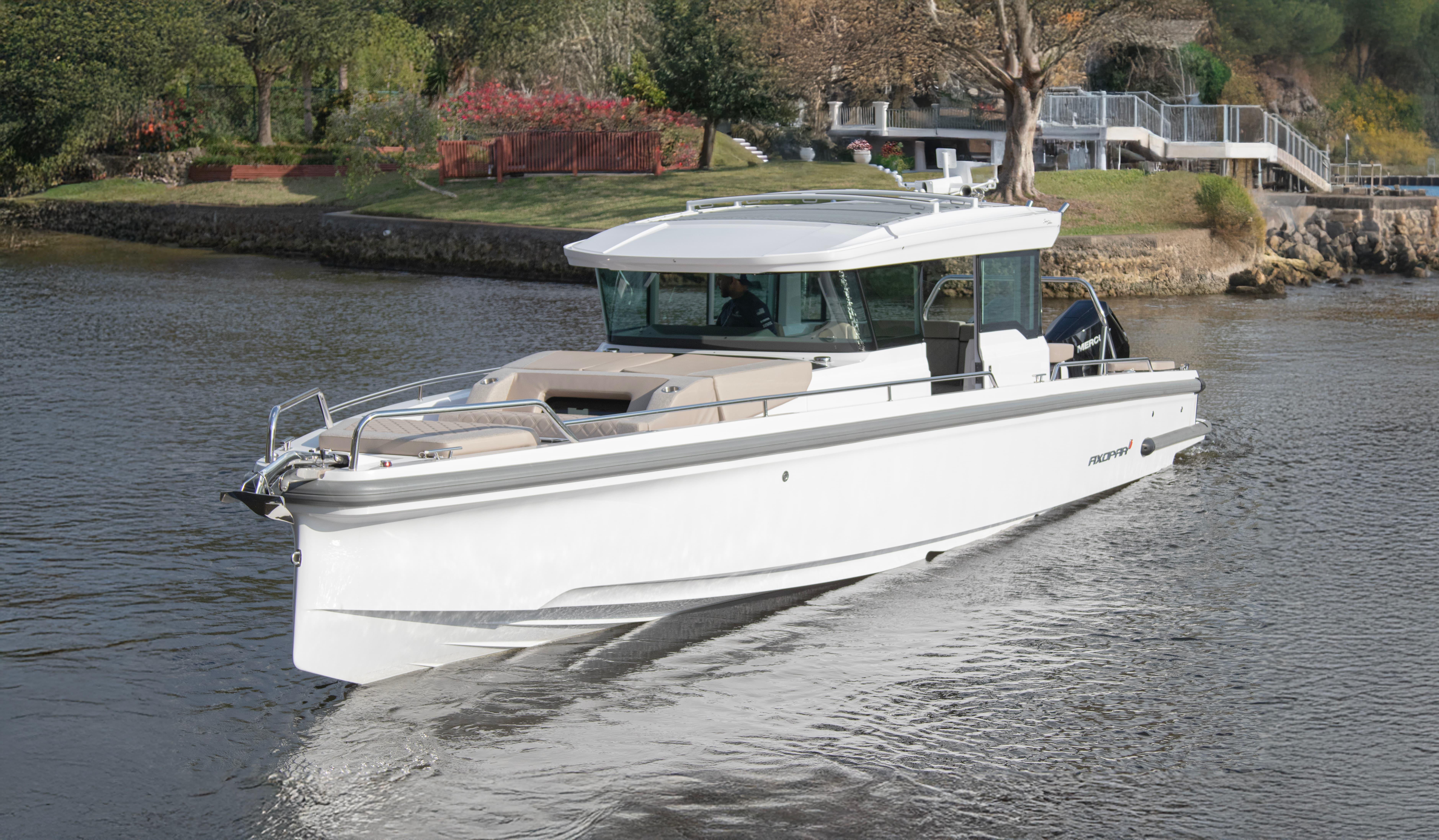 2024 Axopar 37 XC Cross Cabin