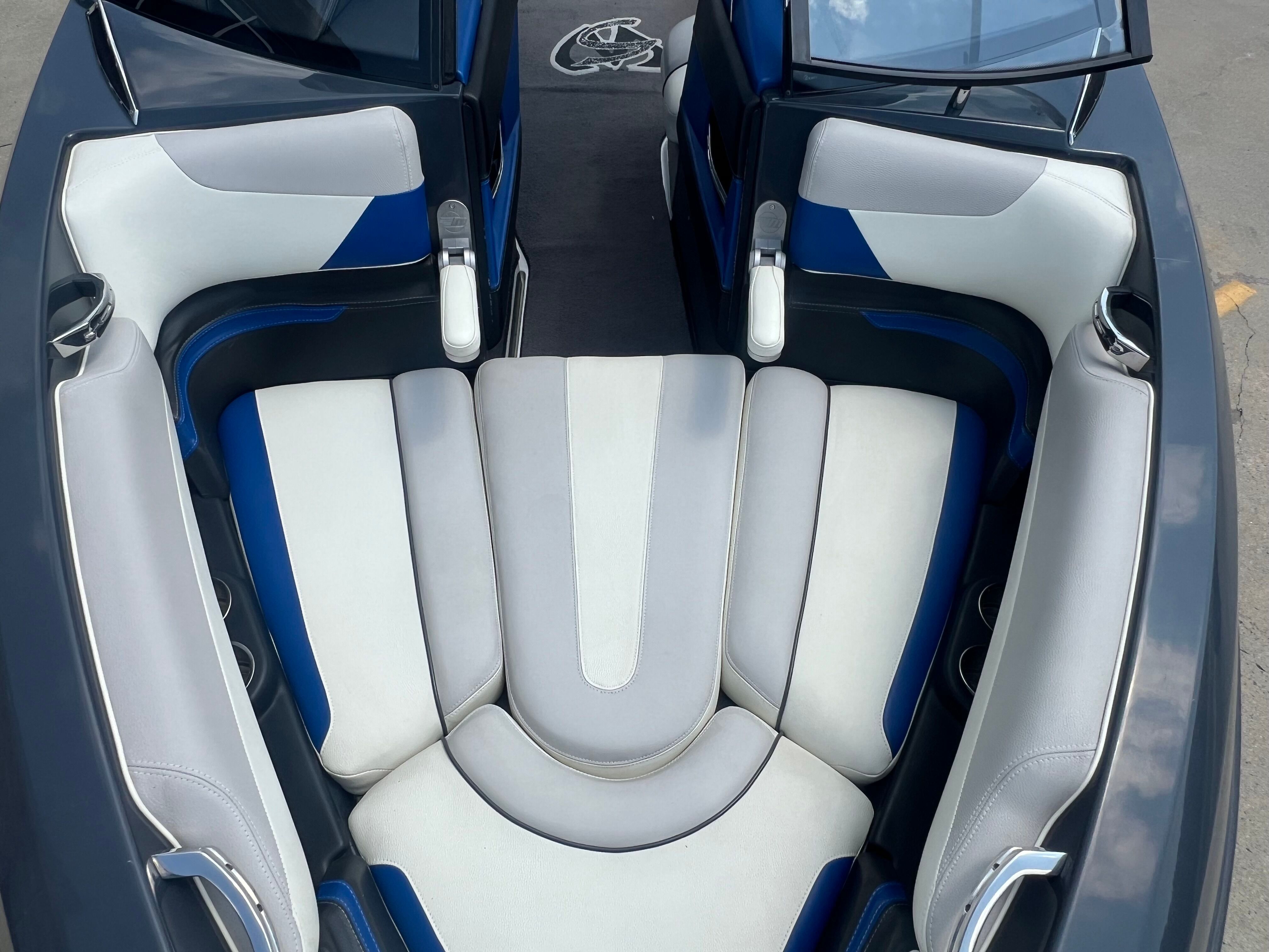 2014 MALIBU 23 LSV - Image 20