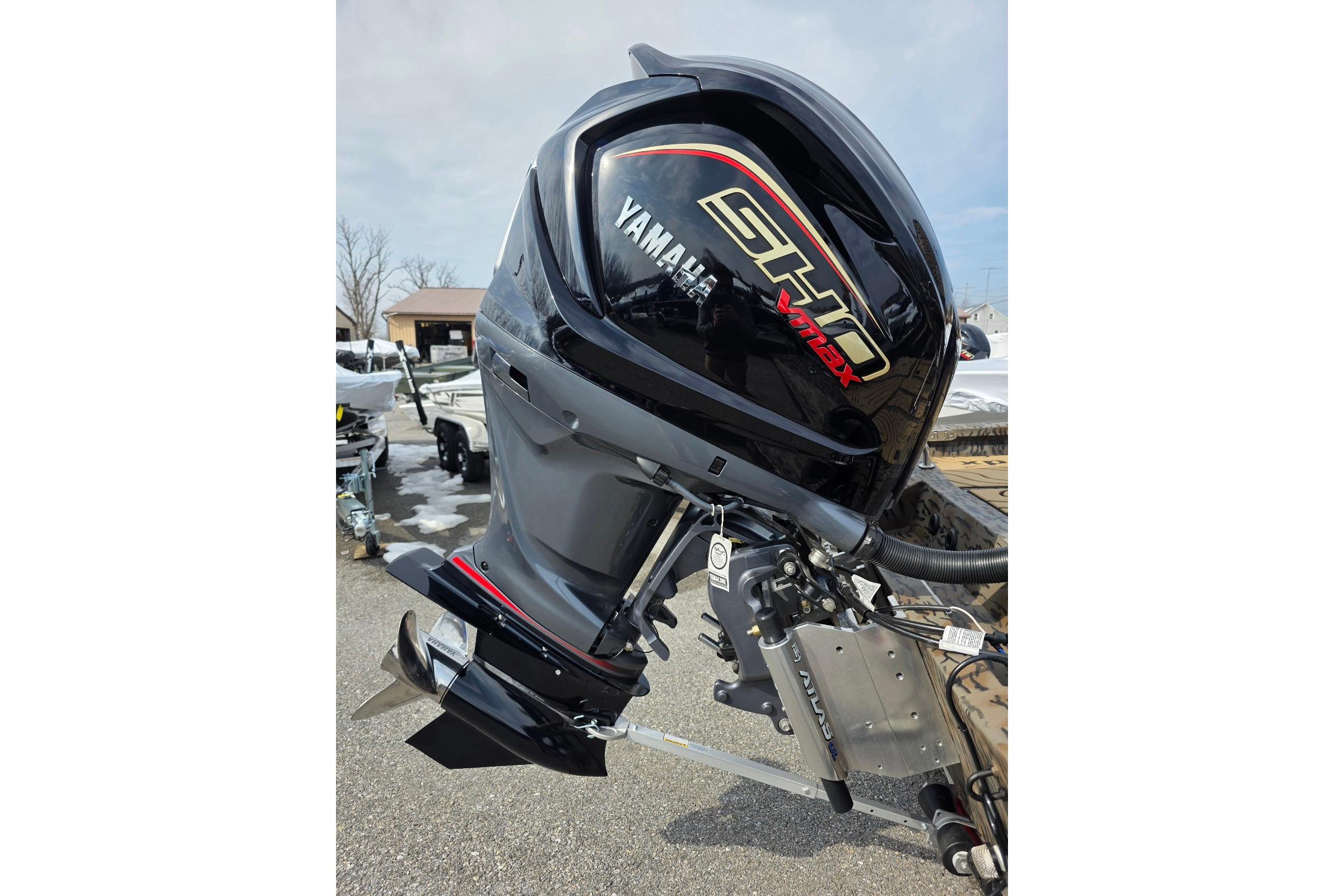 2026 Xpress H22B Bay boat with Yamaha VMAX SHO outboard motor.
