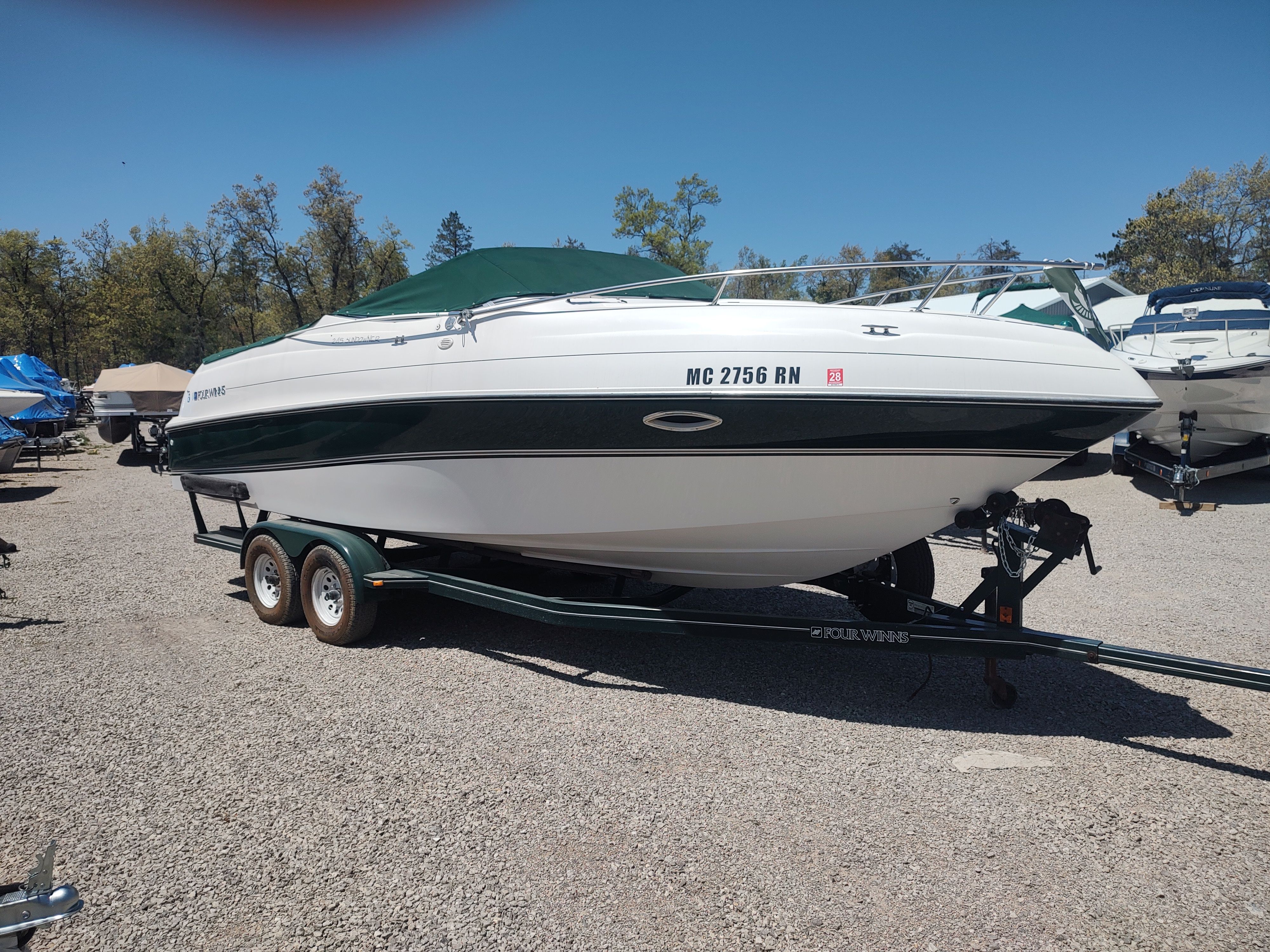 1998 Four Winns 245 Sundowner - 9