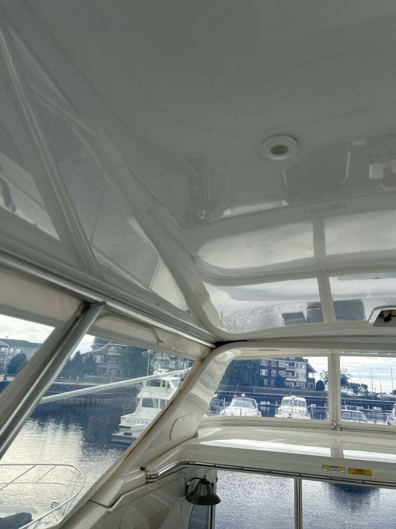 2003 Carver 466 Motor Yacht - Image 26