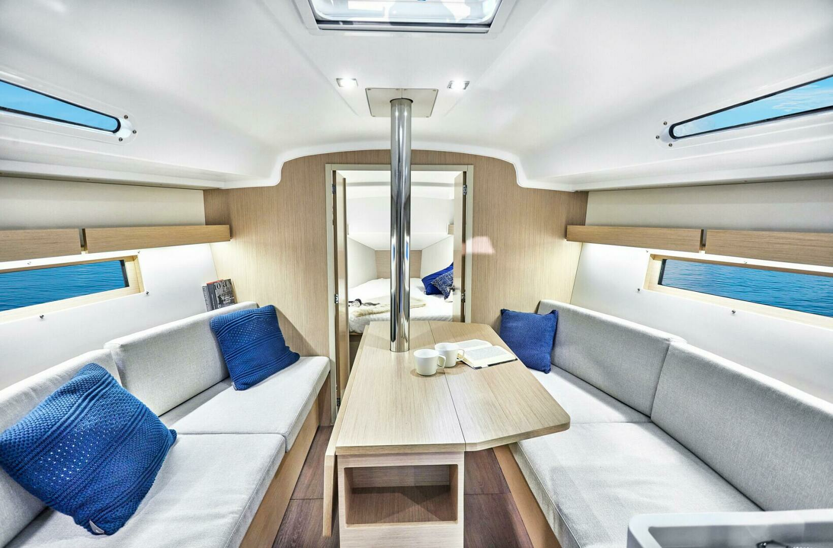 2025 Beneteau Oceanis 34.1 - Image 5