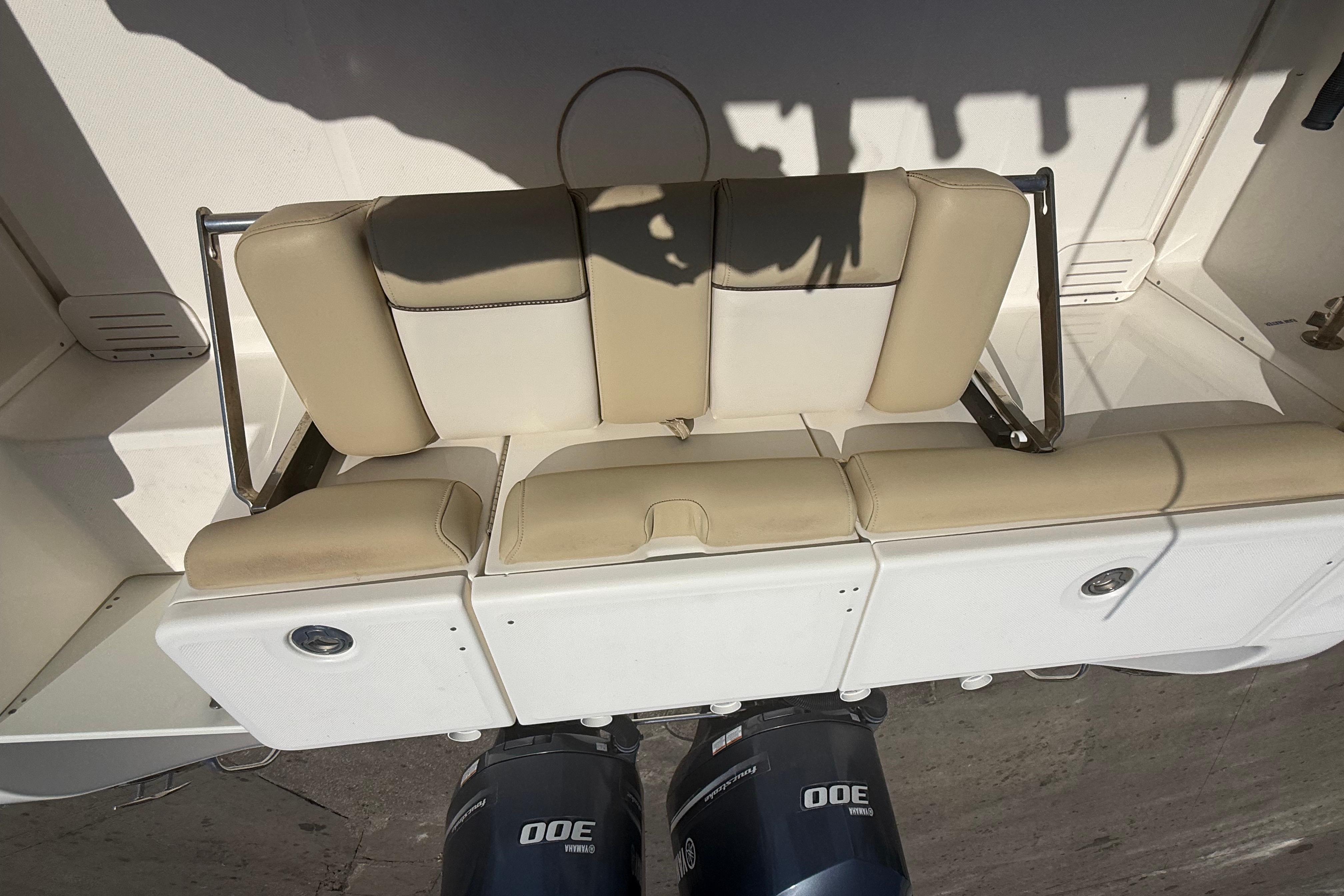 2019 Key West Billistic 281 Center Console boat seating and dual Yamaha 300 engines.