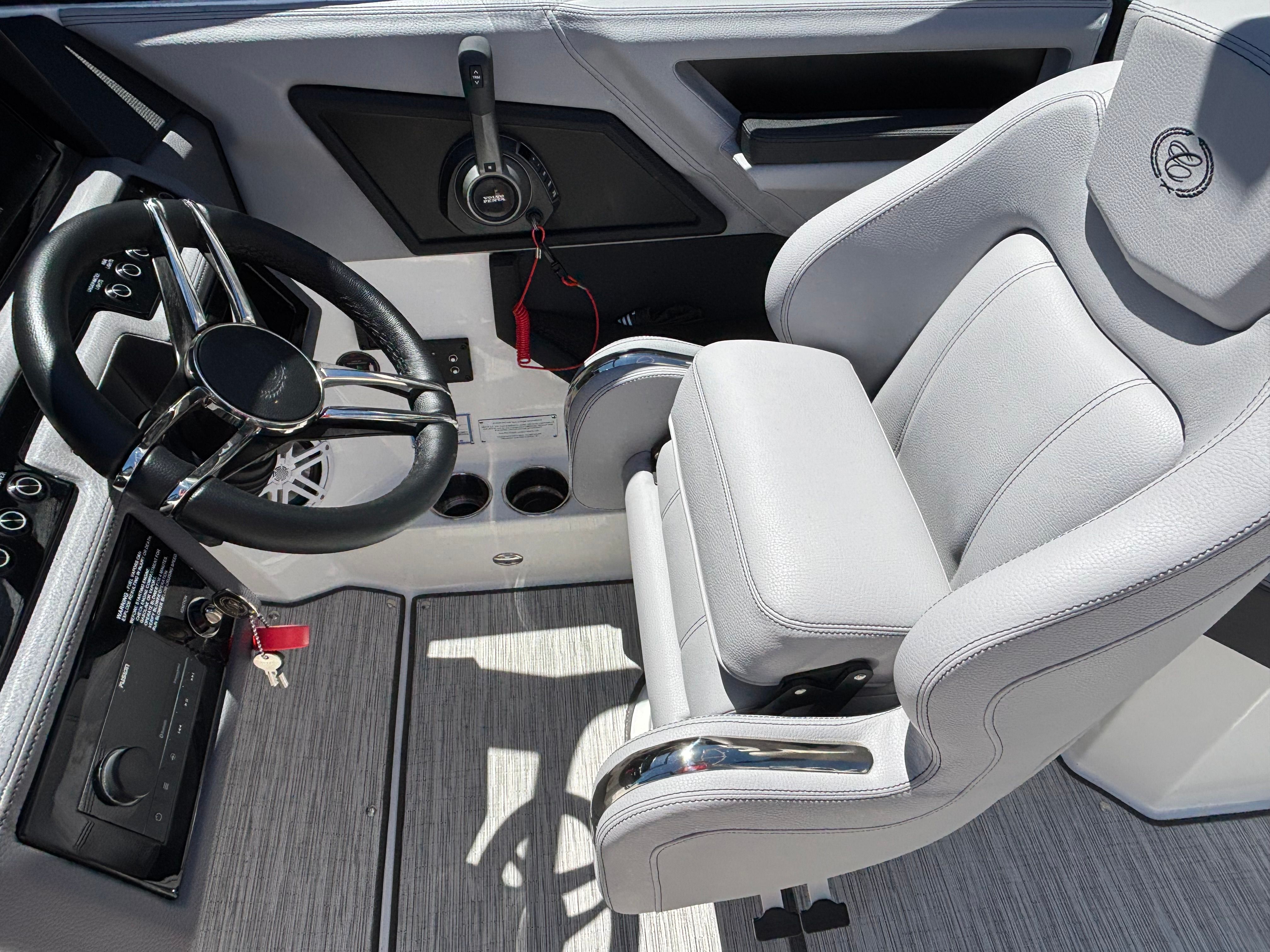 2026 Cobalt R8 Surf - 8