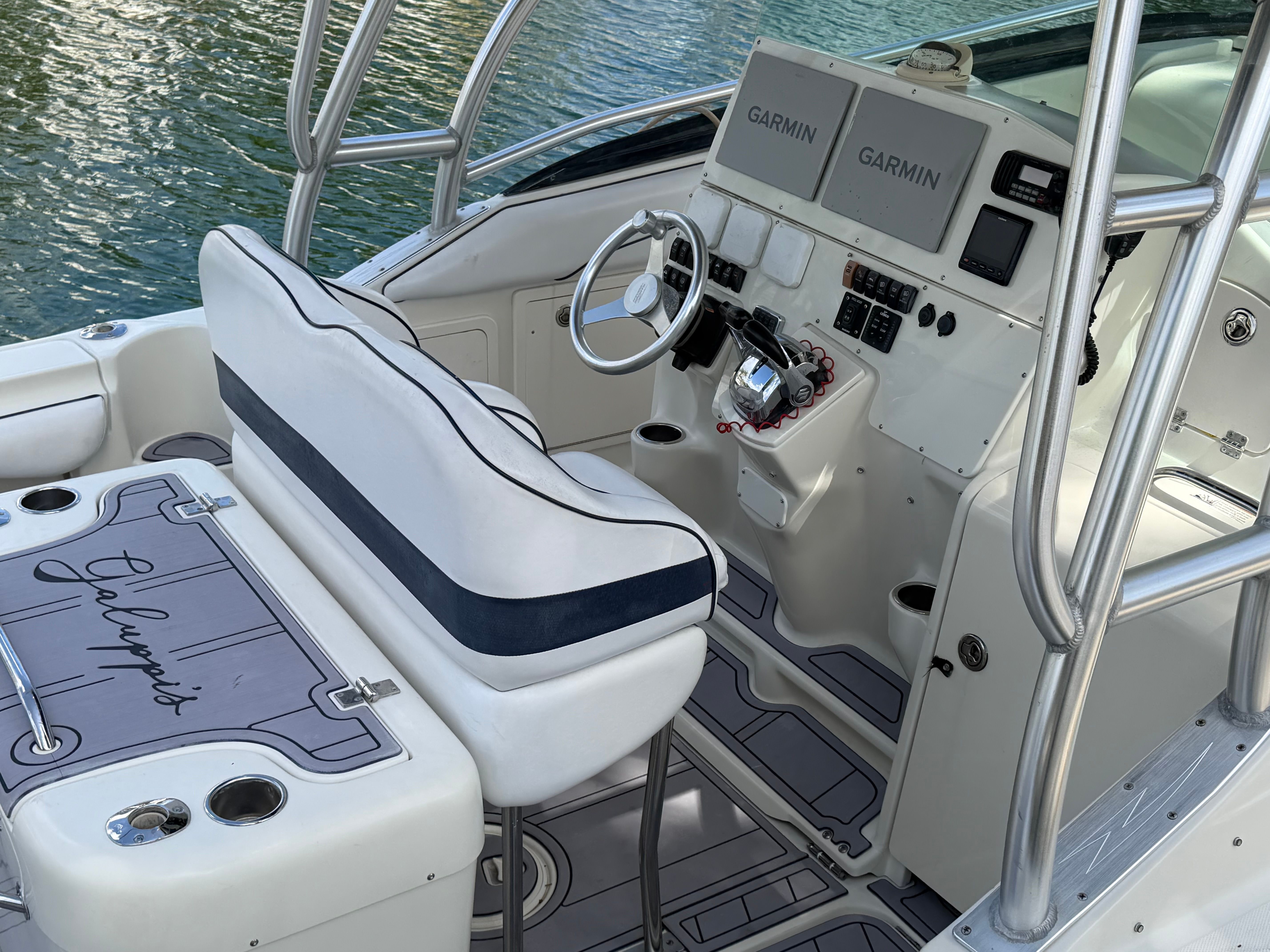 2005 Hydra-Sports Vector 3300 VX - 10