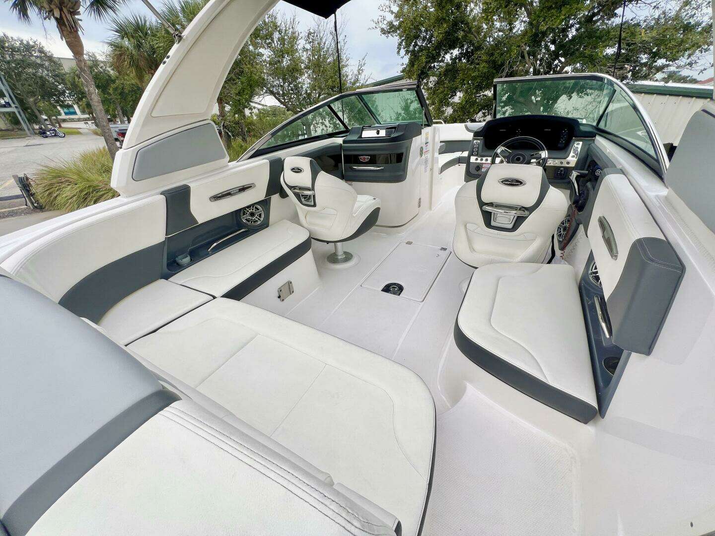2022 Chaparral 267 SSX OB - Image 9